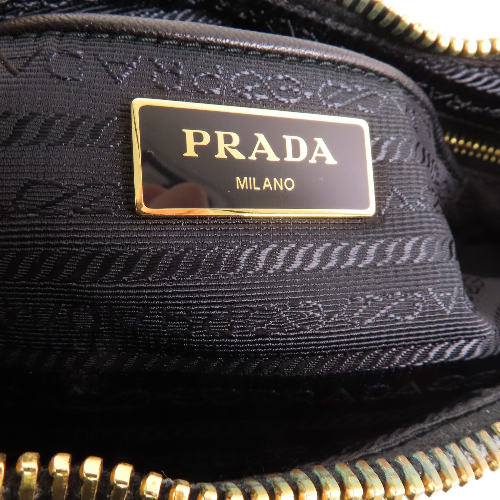 PRADA 尼龍/Saffiano皮革Hobo Bag金扣肩背袋