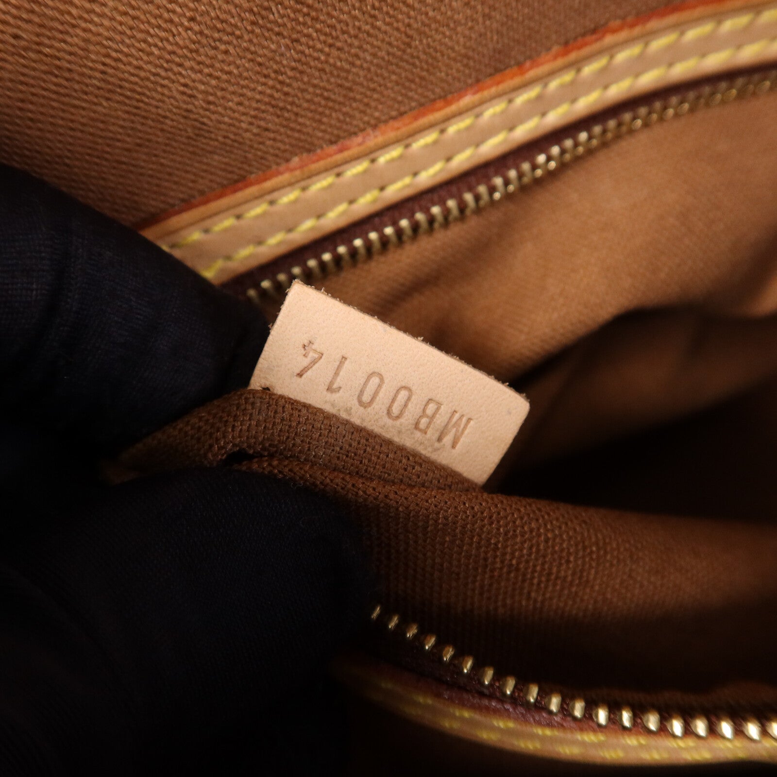 LOUIS VUITTON Monogram Porte Documents Pegase金扣手挽袋