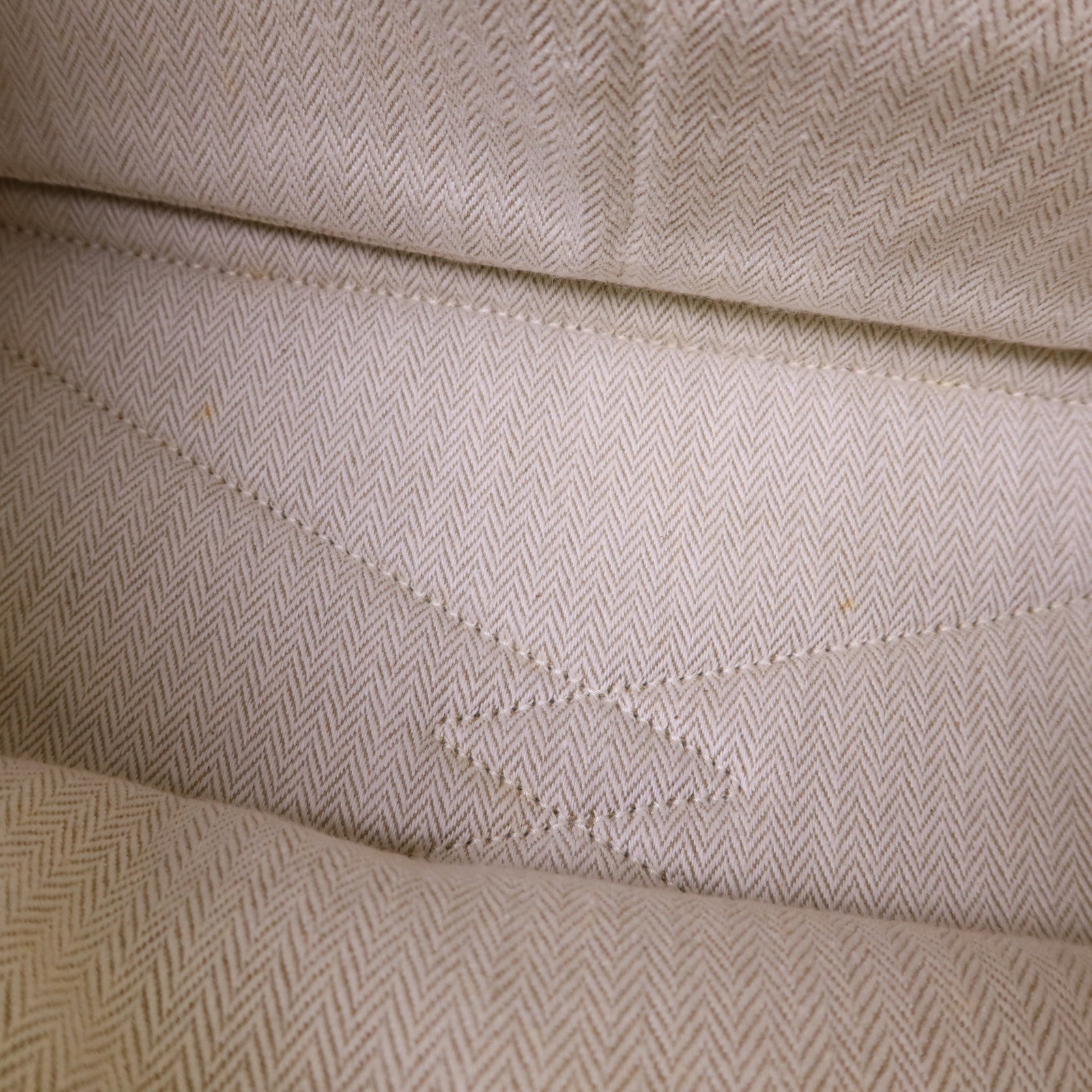HERMES Clemence皮革Victoria銀扣手挽袋Gold