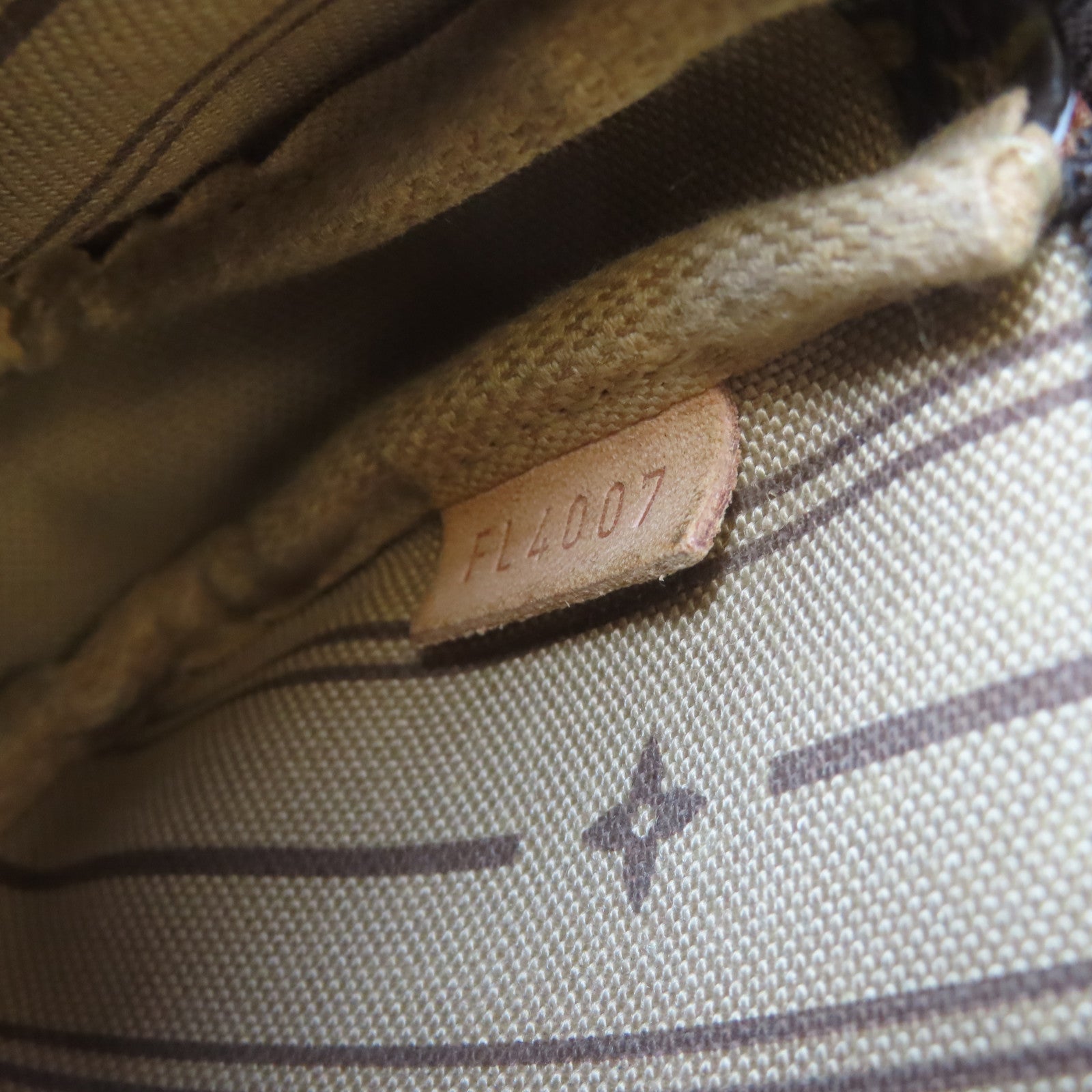 LOUIS VUITTON Monogram Pochette Trunk金扣鏈帶肩背袋啡色