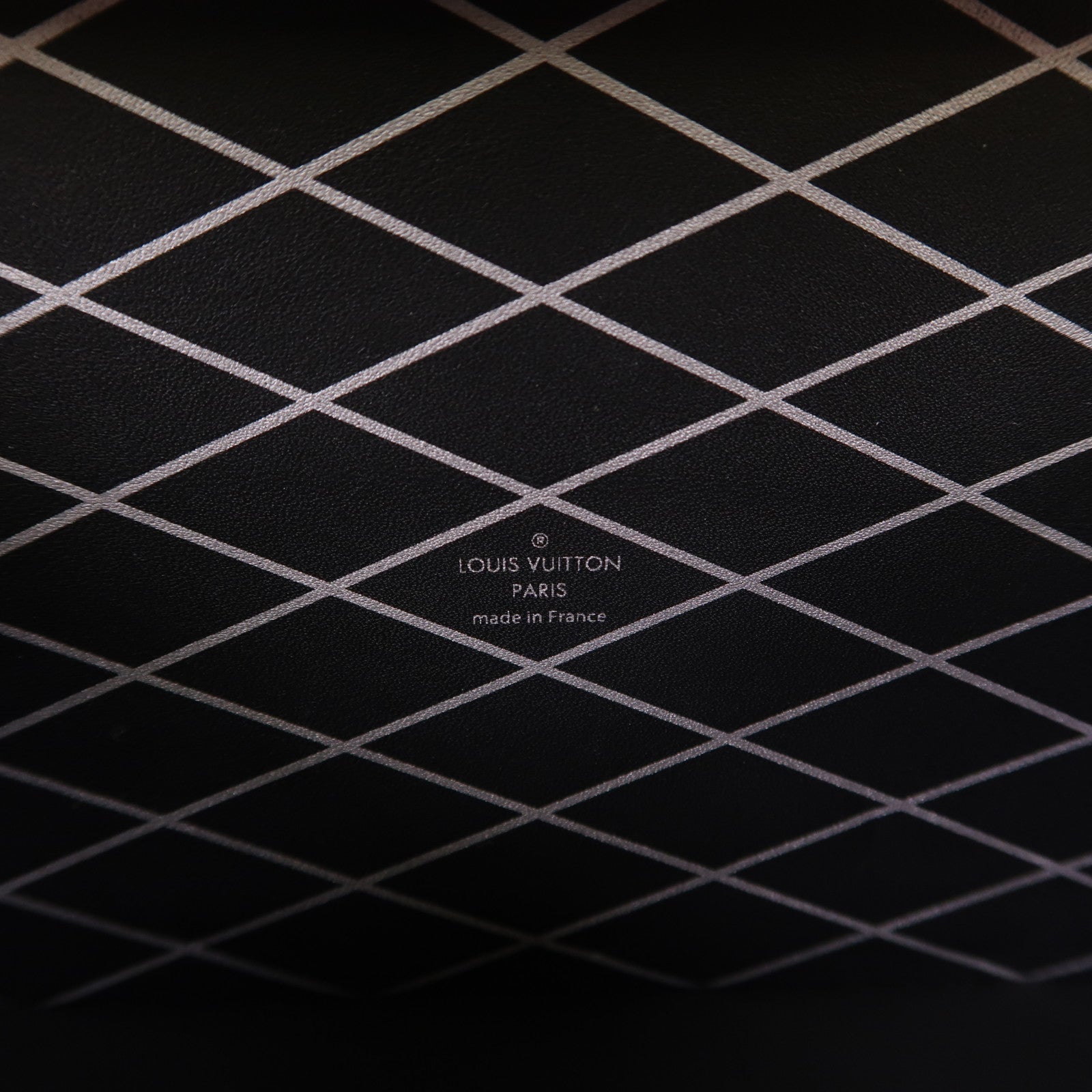 LOUIS VUITTON Epi Chain Flower Petite Malle銀扣肩背袋