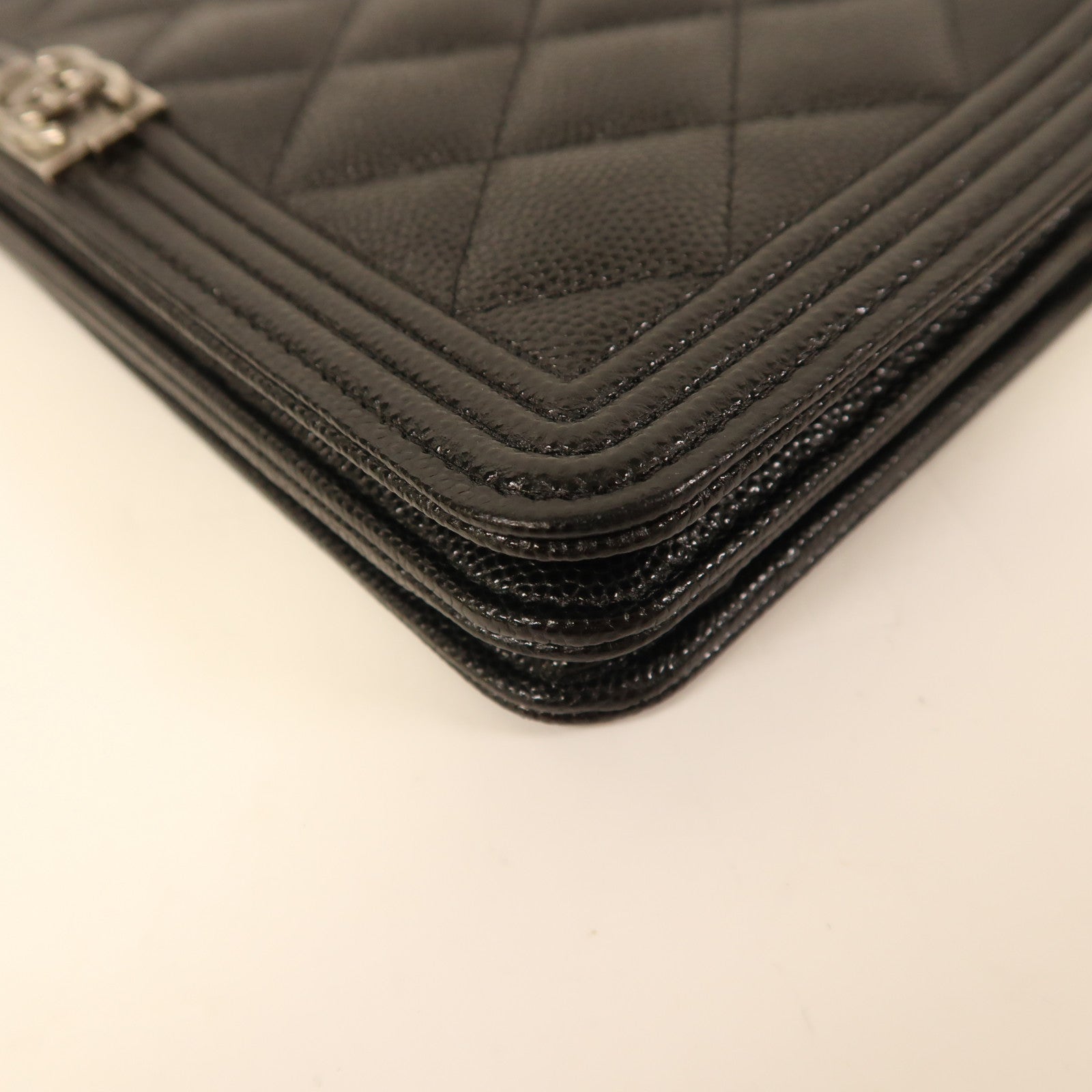 CHANEL 牛皮皮革Boy WOC Wallet On Chain銀扣鏈帶肩背袋黑色