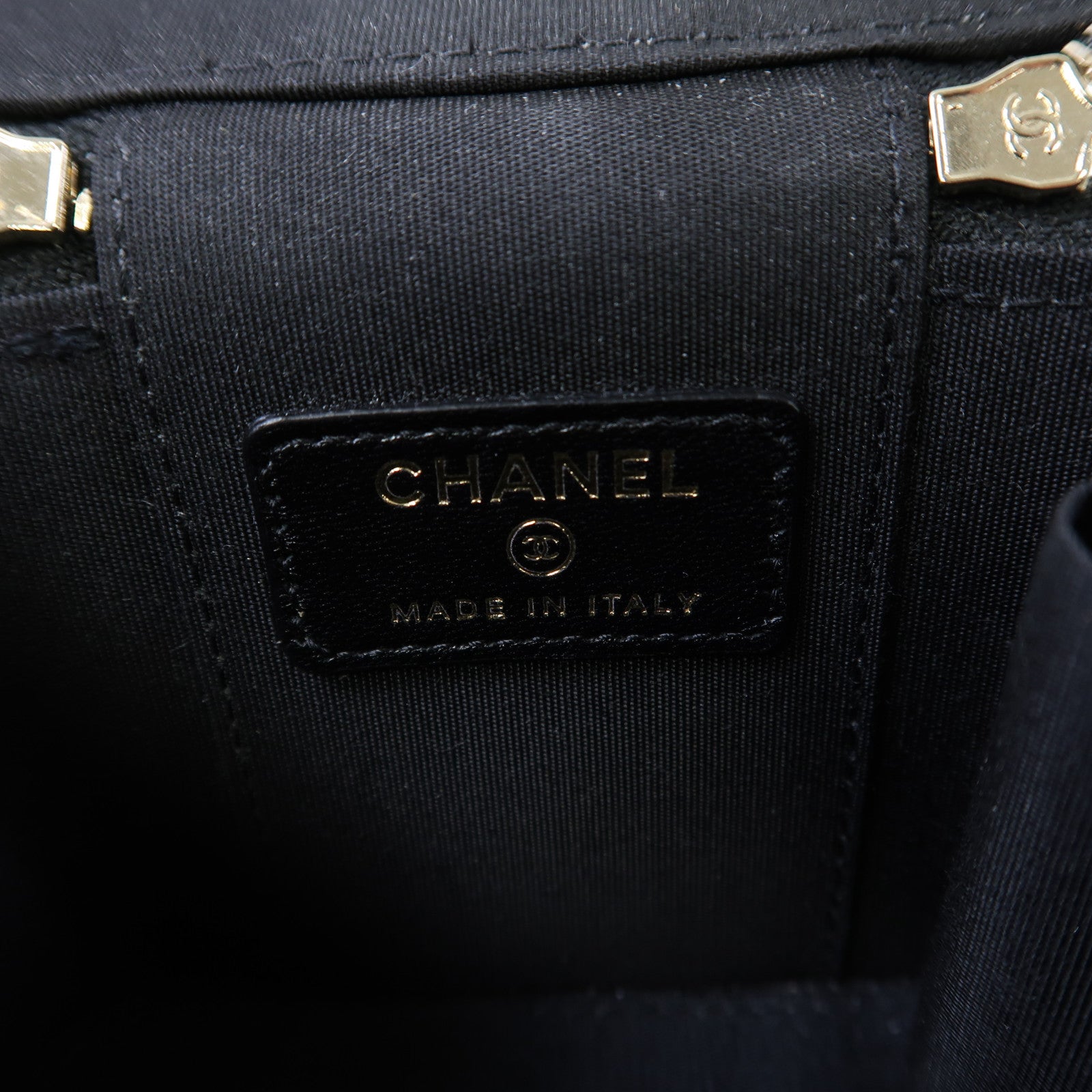 CHANEL 菱格羊皮皮革Vanity Case金扣鏈帶肩背袋黑色