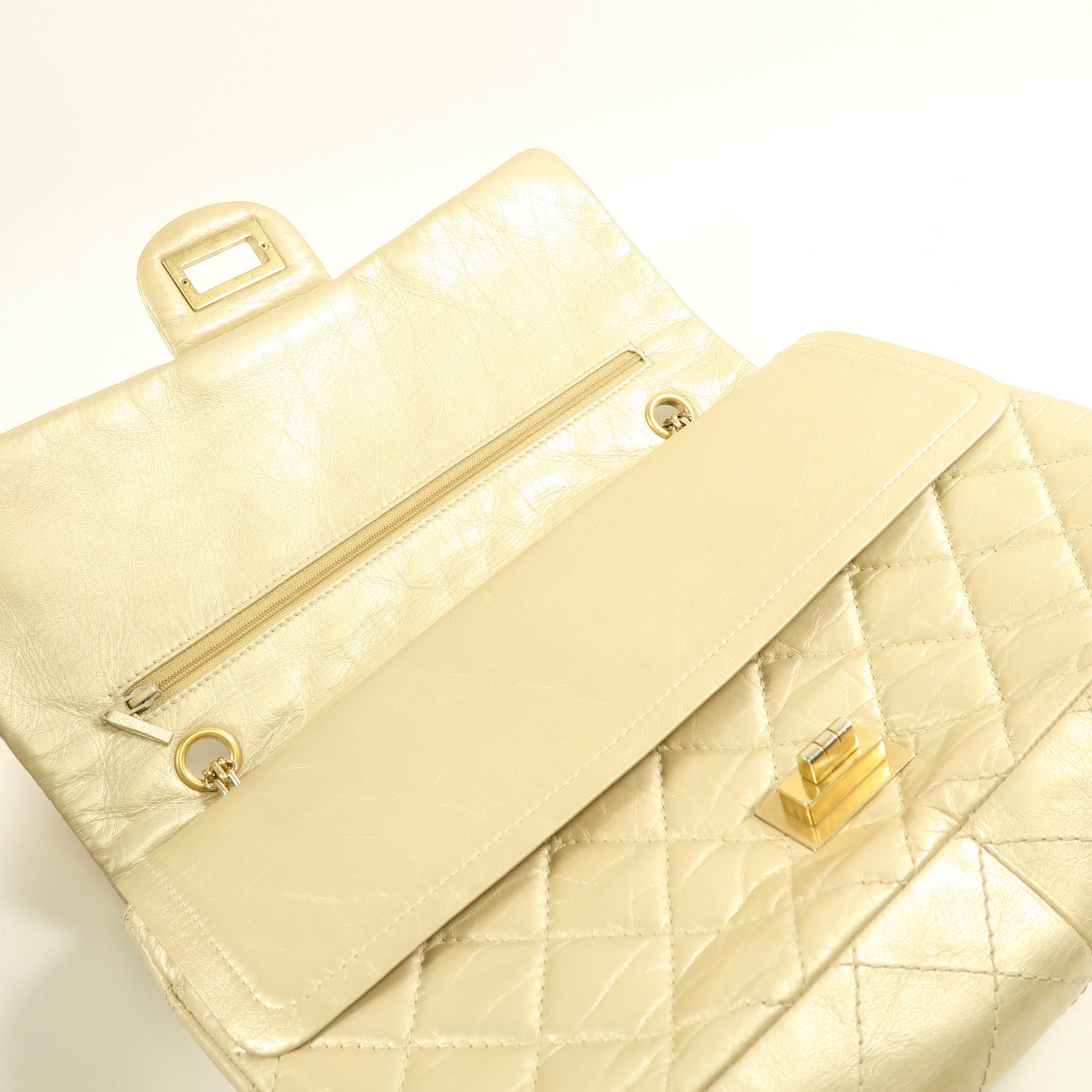 CHANEL 牛皮皮革Jumbo 2.55金扣鏈帶肩背袋