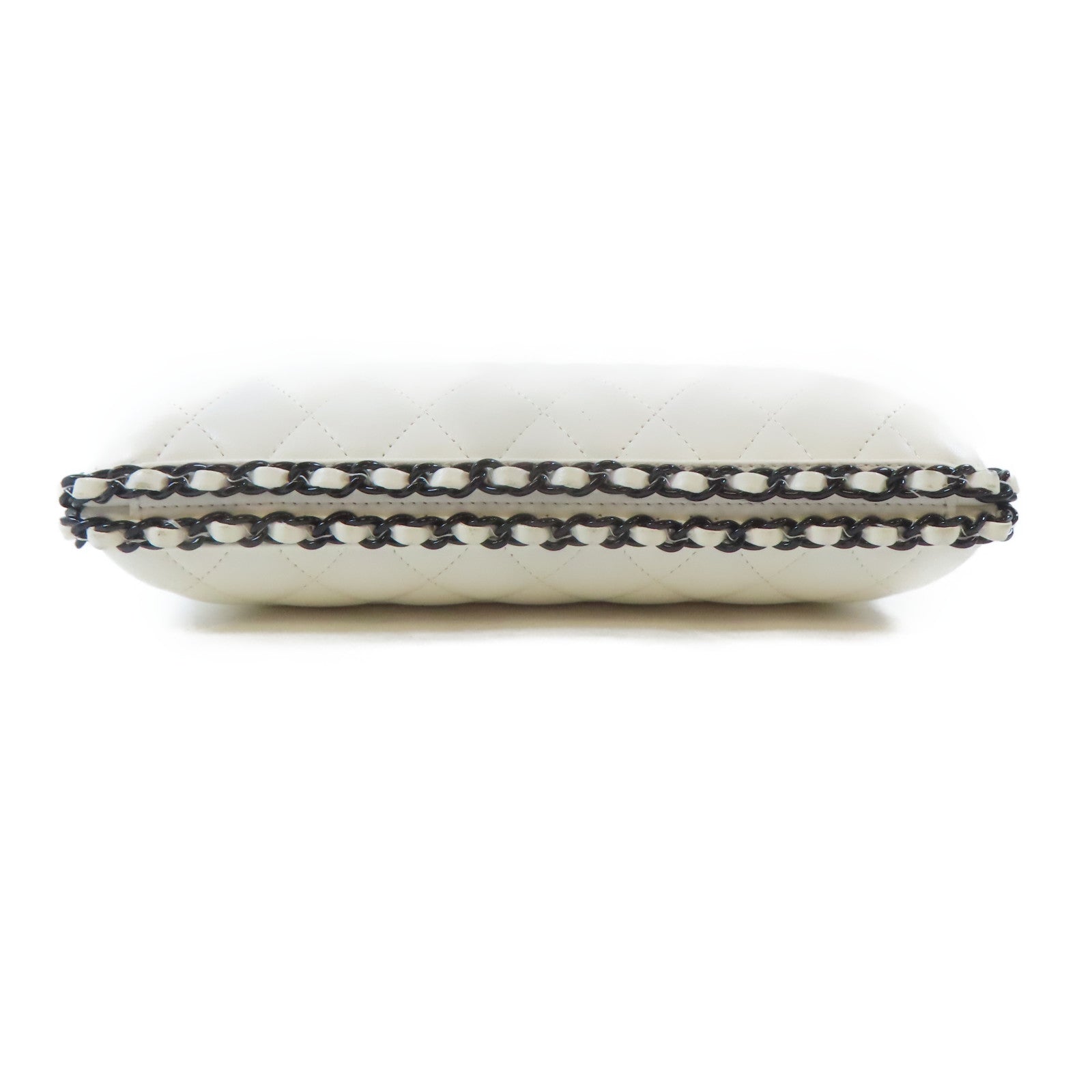 CHANEL 【激減優惠】菱格羊皮皮革Pouch Shoulder鏈帶肩背袋白色