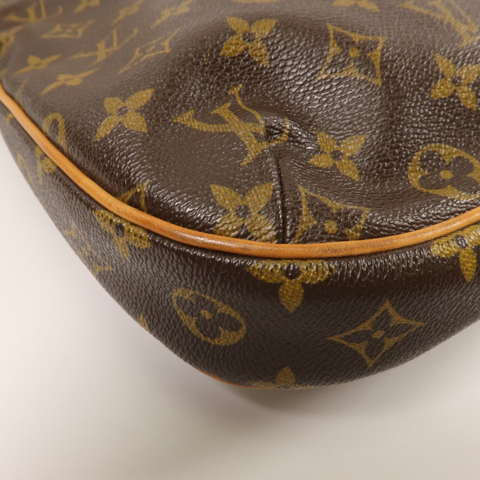 LOUIS VUITTON Monogram Odeon MM肩背袋