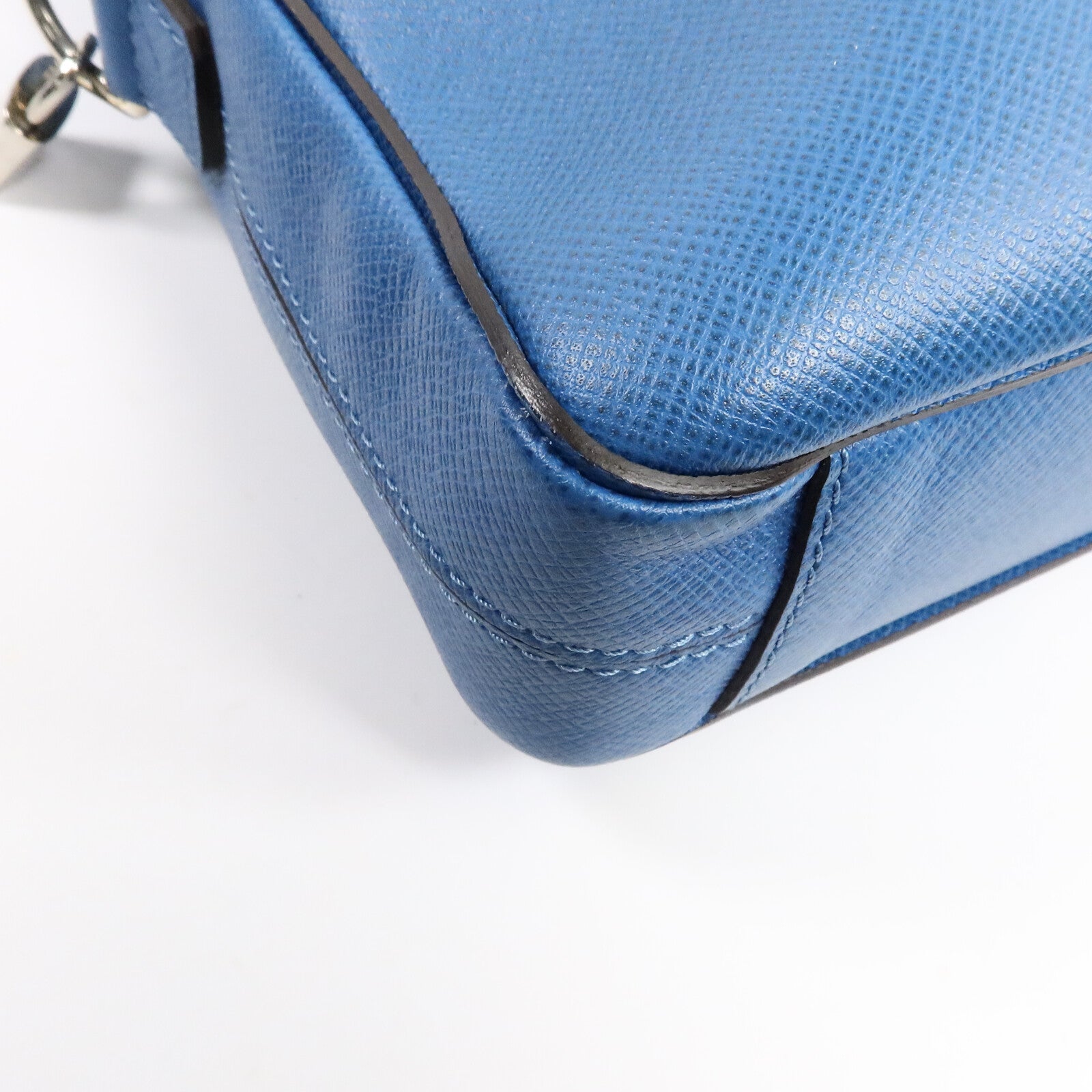 LOUIS VUITTON Taiga Briefcase手挽肩背兩用袋