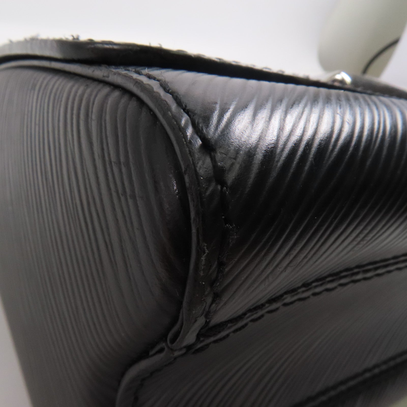 LOUIS VUITTON 【激減優惠】Epi Twist MM銀扣肩背袋