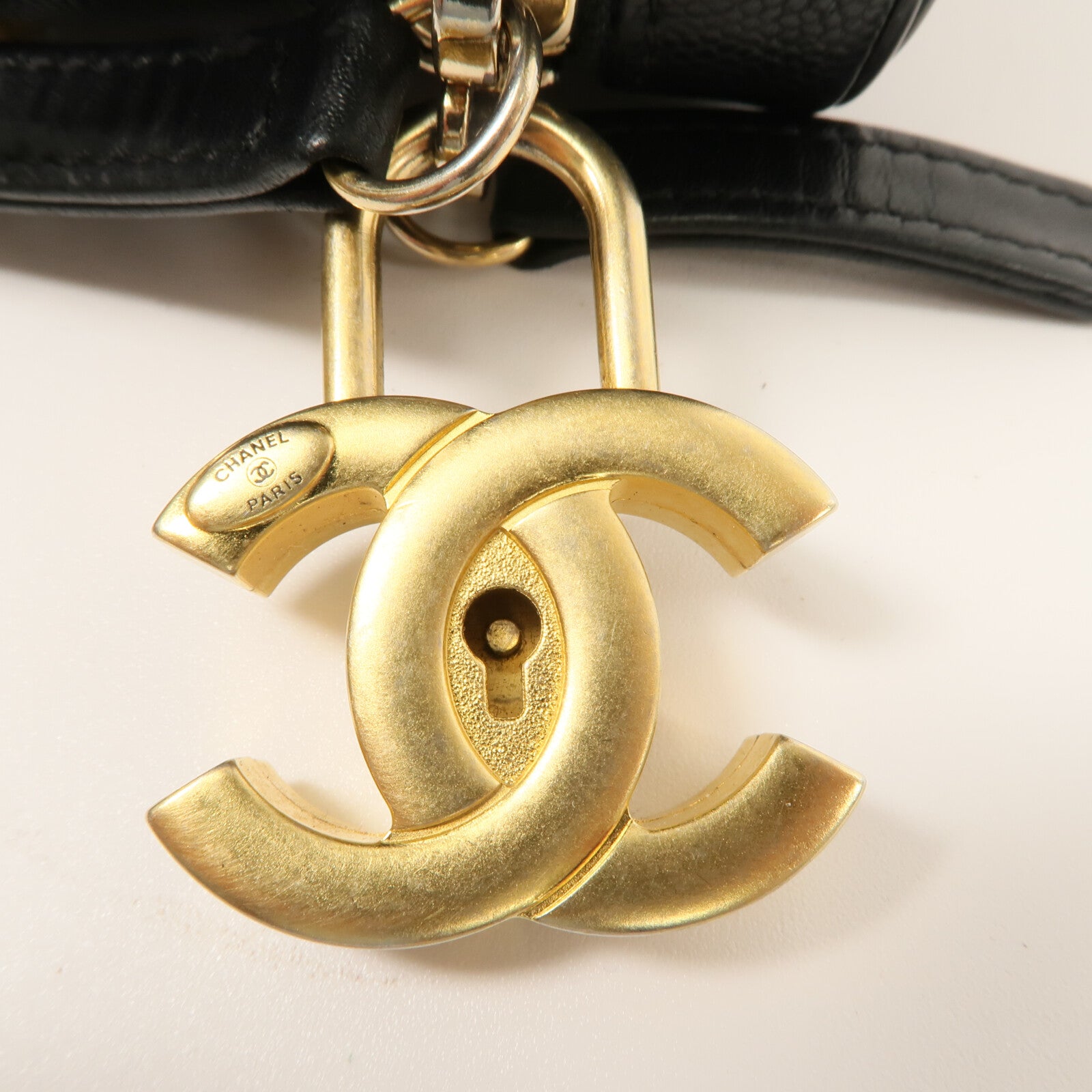 CHANEL 牛皮皮革Vanity Case 17cm鏈帶手挽肩背兩用袋