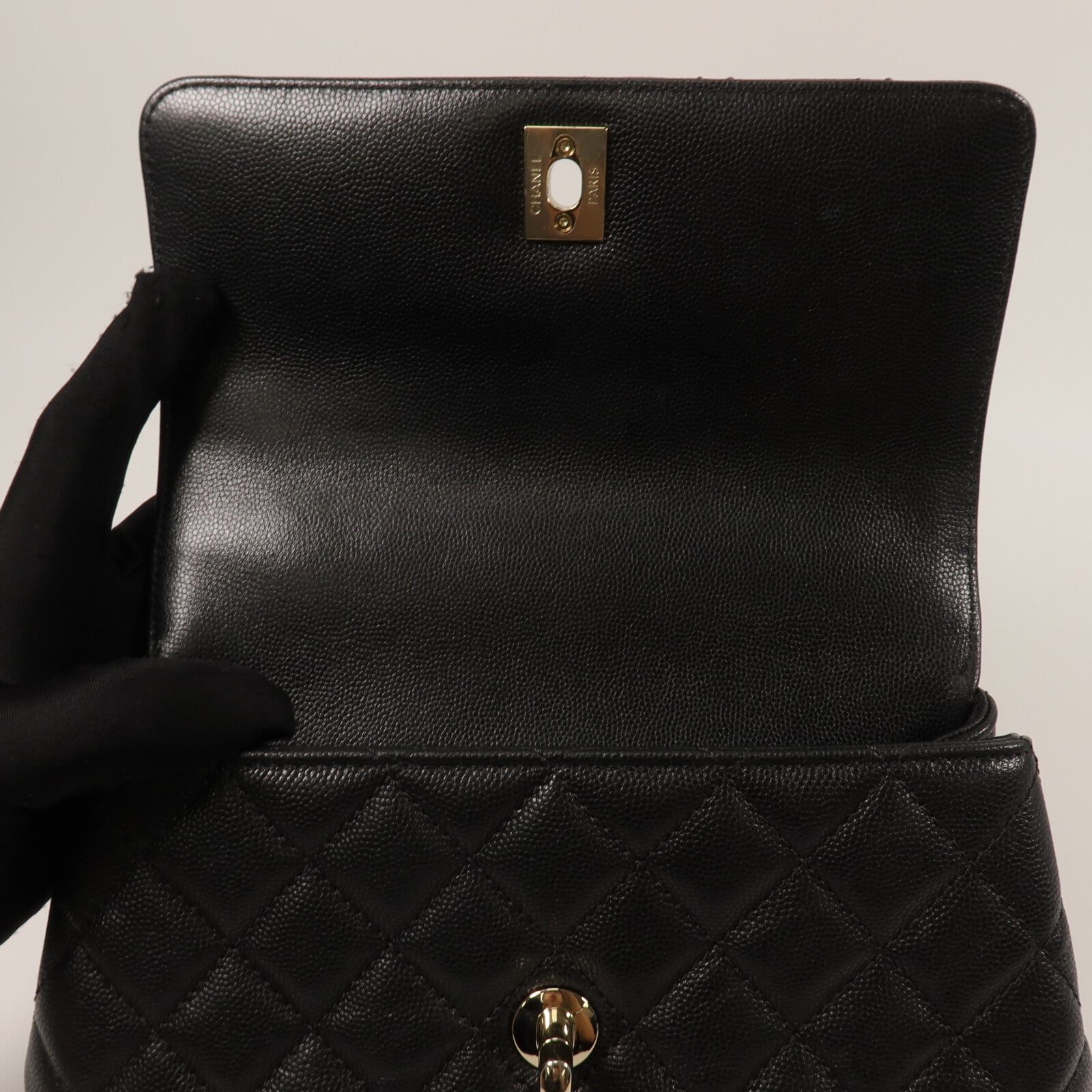 CHANEL 牛皮皮革Coco Handle Medium鏈帶手挽肩背兩用袋