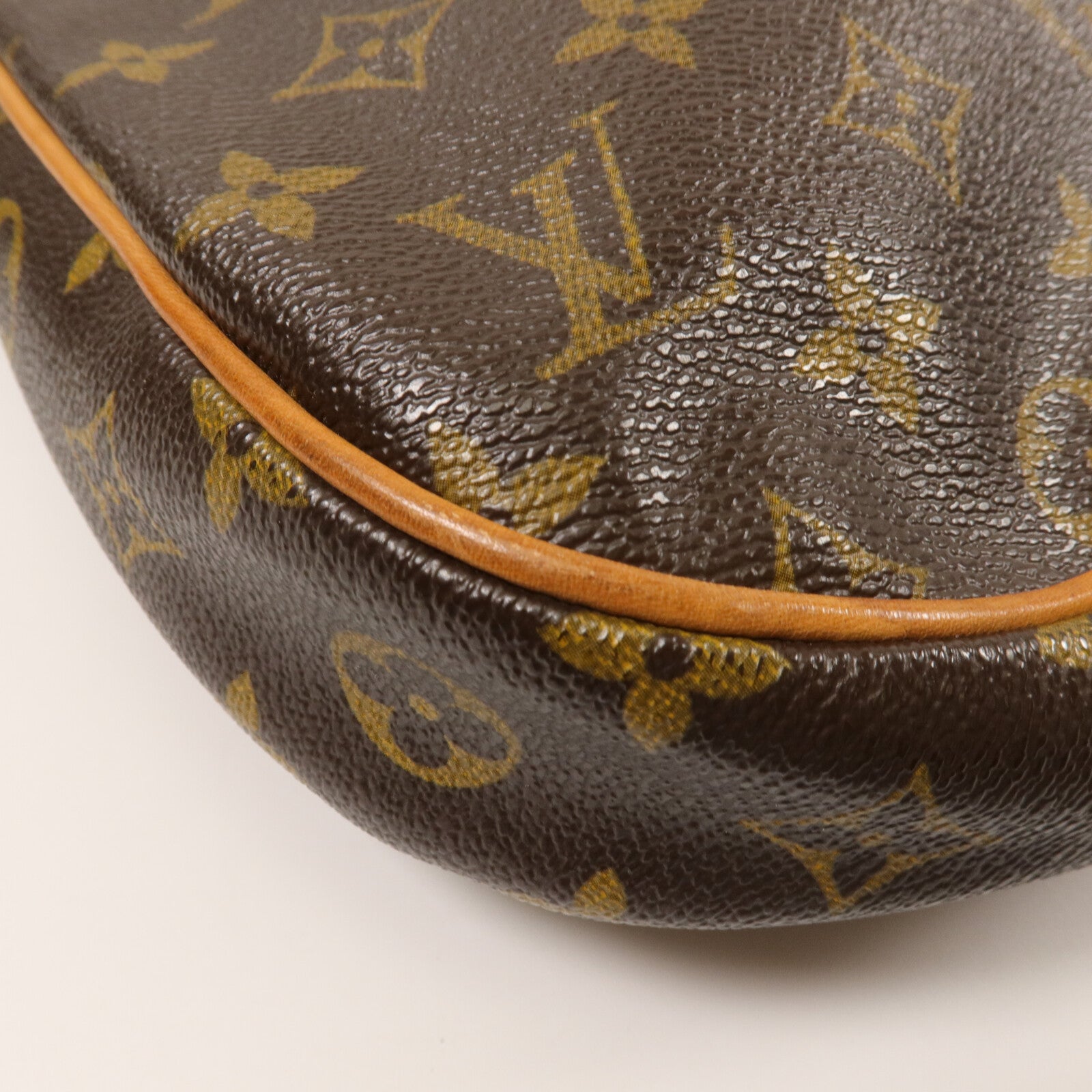 LOUIS VUITTON Monogram Odeon MM肩背袋
