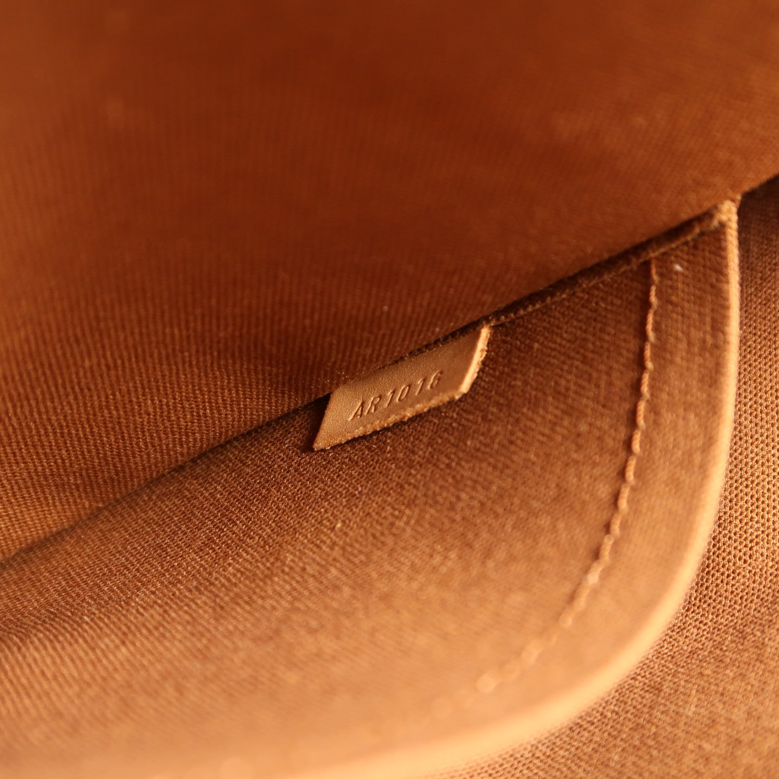 LOUIS VUITTON Monogram Lockit Horizontal金扣肩背袋