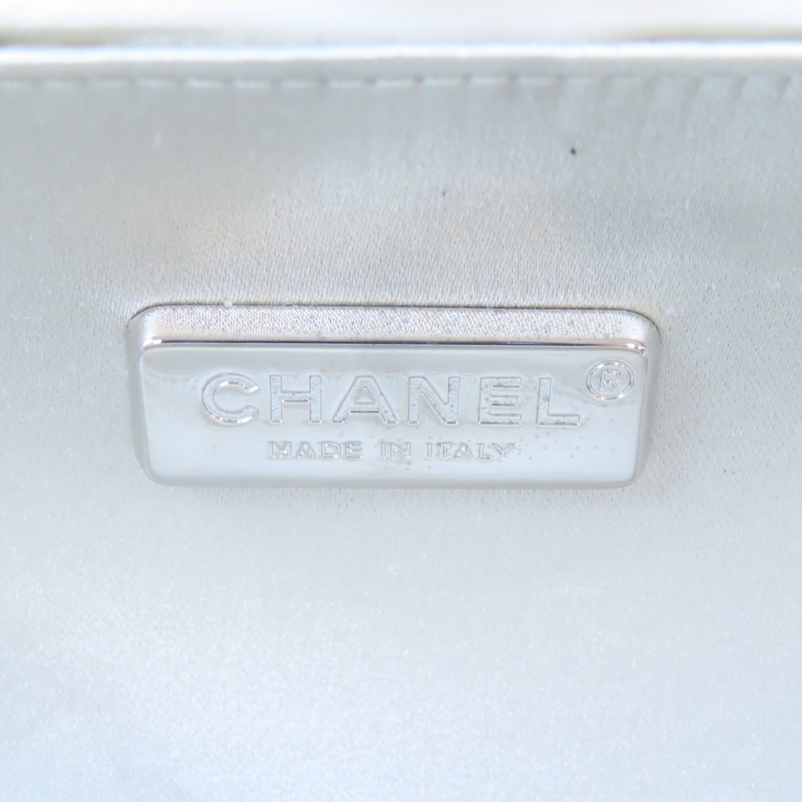 CHANEL 【激減優惠】菱格羊皮皮革Pouch Shoulder鏈帶肩背袋白色