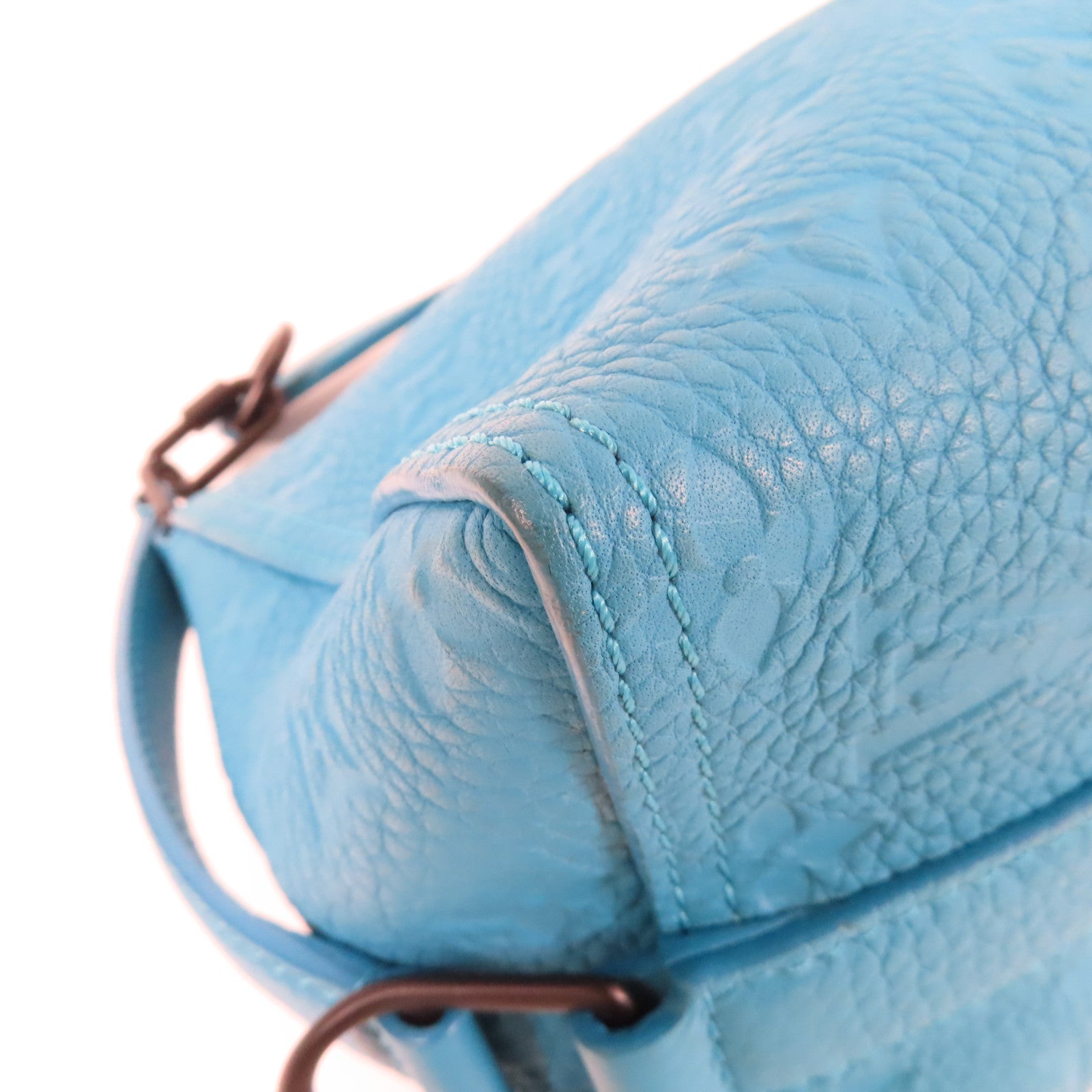 LOUIS VUITTON Taurillon Monogram Triangle肩背袋藍色