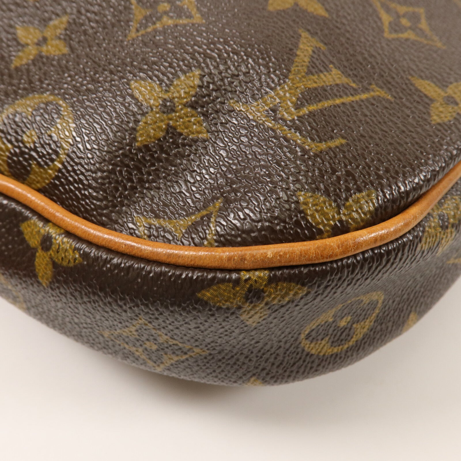 LOUIS VUITTON Monogram Odeon MM肩背袋