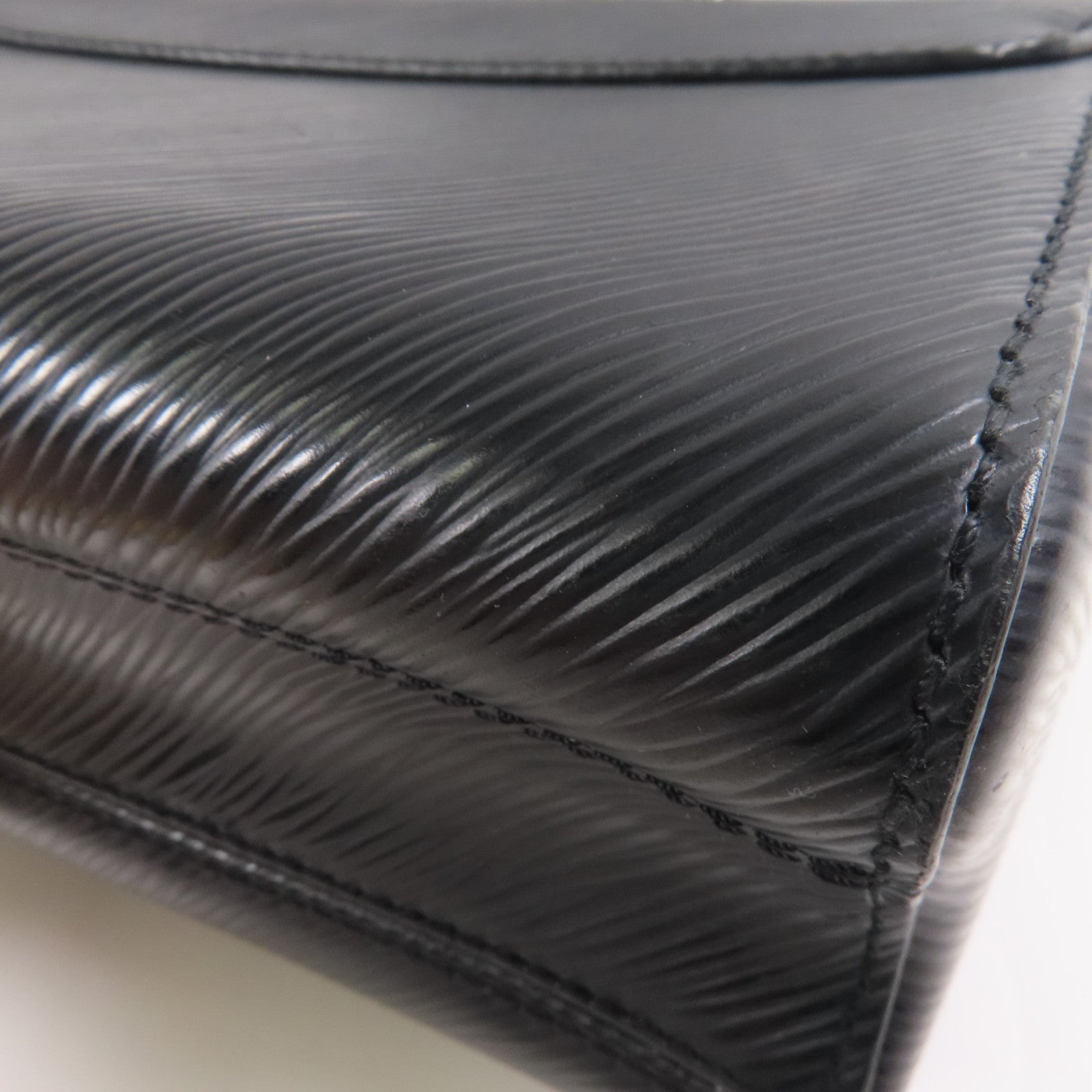 LOUIS VUITTON Epi Twist MM銀扣肩背袋