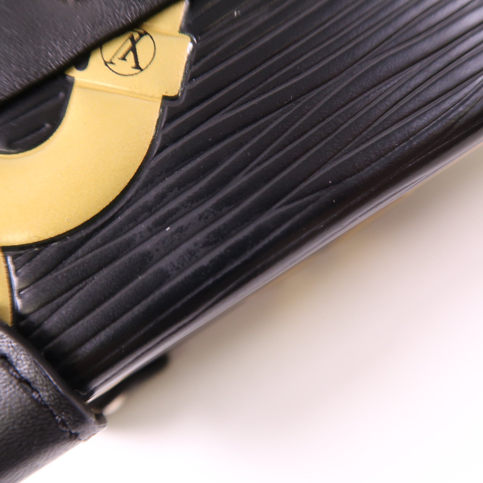 LOUIS VUITTON Epi Chain Flower Petite Malle銀扣肩背袋