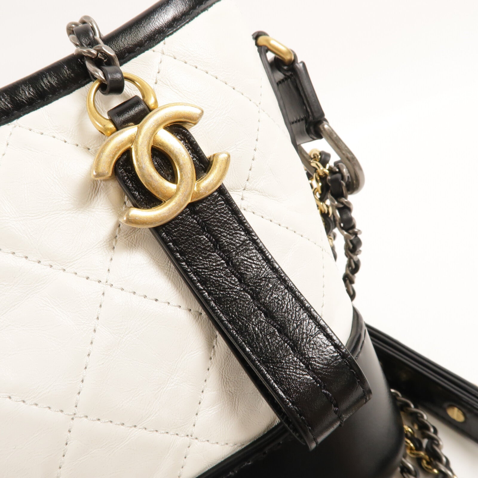 CHANEL 牛皮皮革Gabrielle Small鏈帶肩背袋