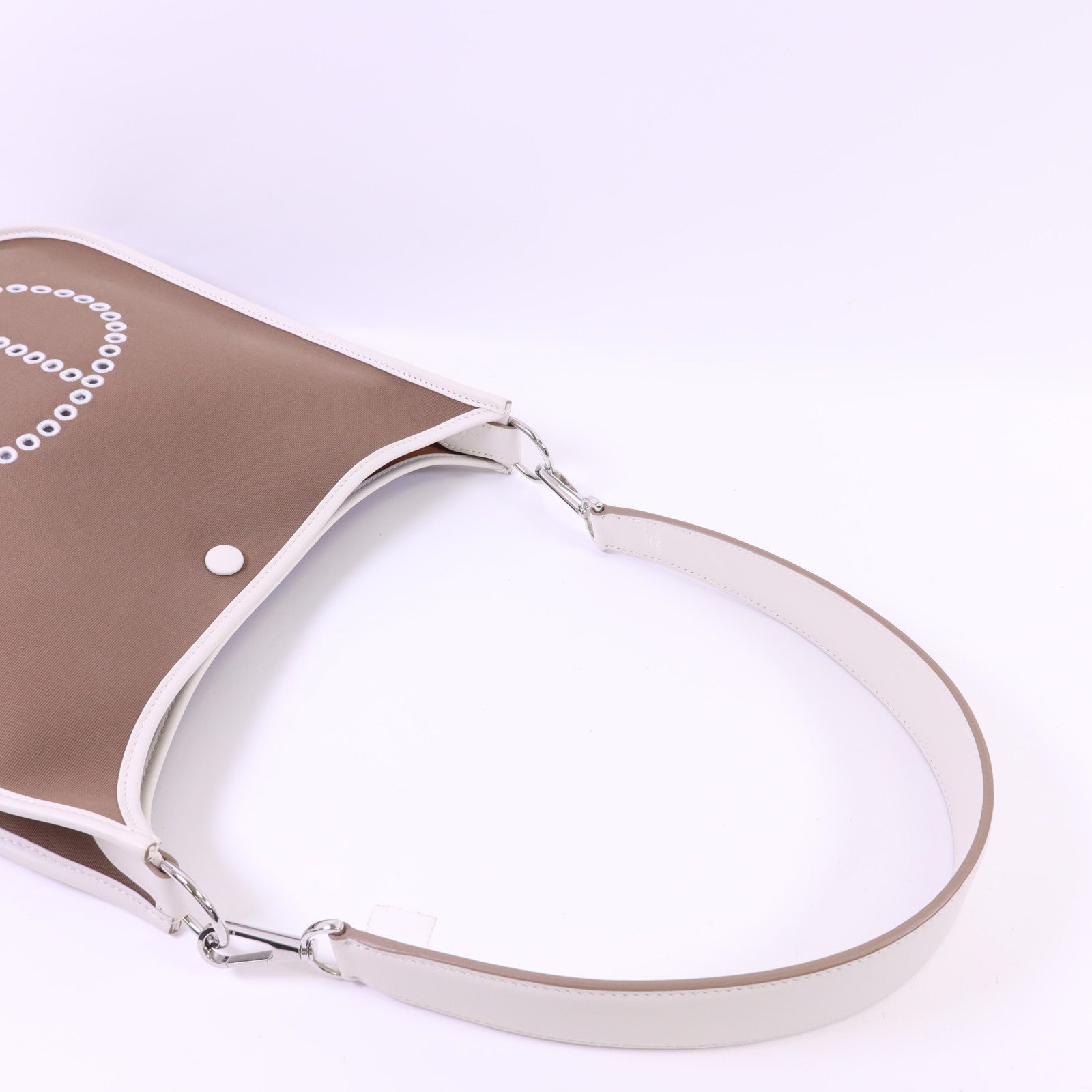 HERMES 帆布Evelyne PM銀扣肩背袋