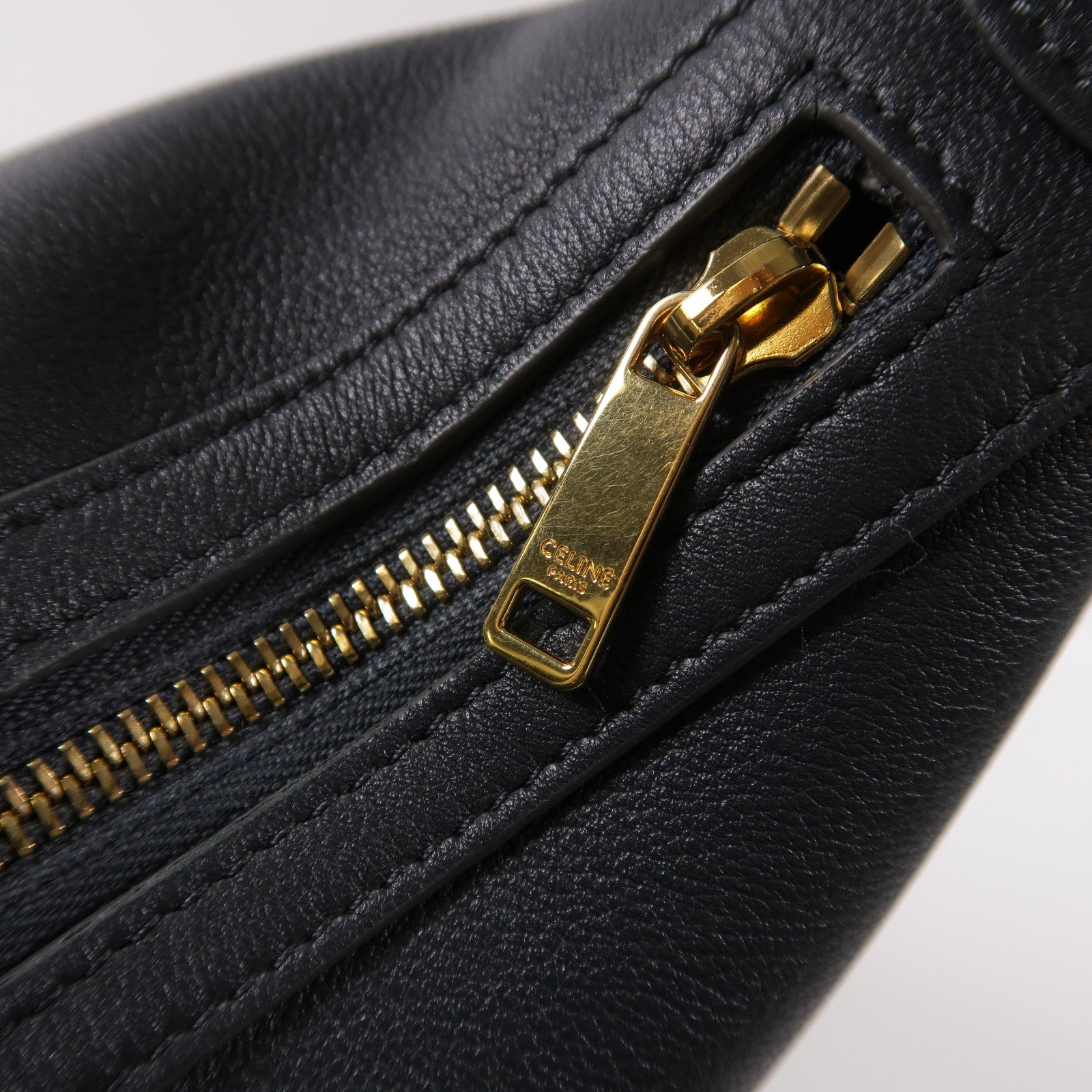 CELINE 牛皮皮革Heloise Bag金扣手挽袋灰色