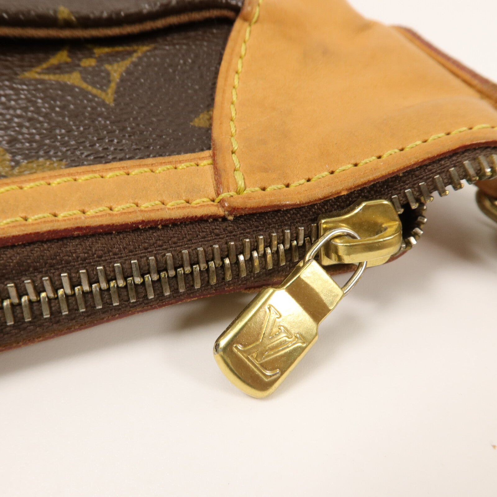 LOUIS VUITTON Monogram Odeon MM肩背袋