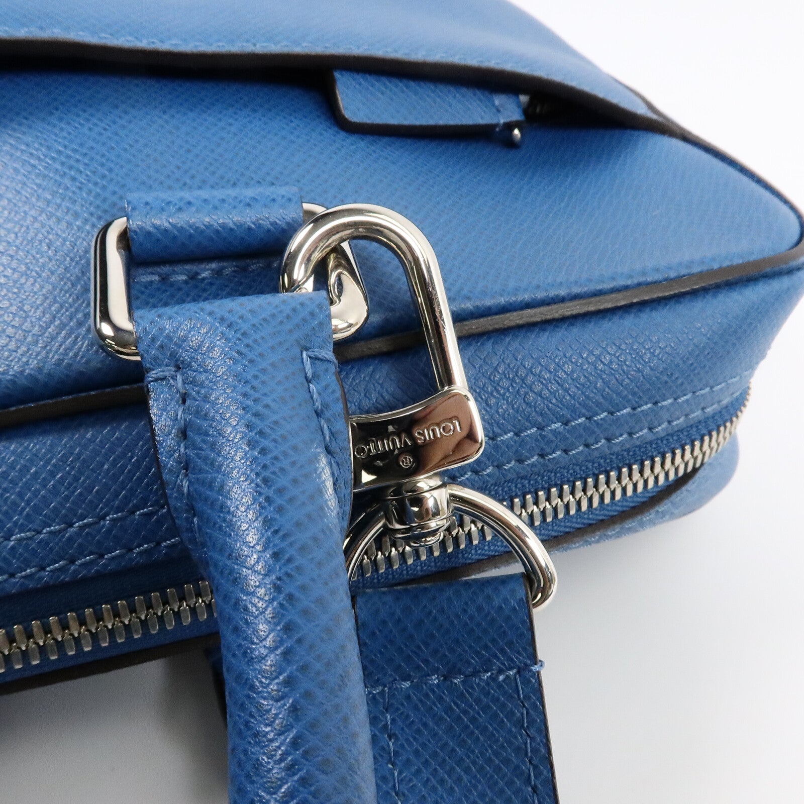 LOUIS VUITTON Taiga Briefcase手挽肩背兩用袋