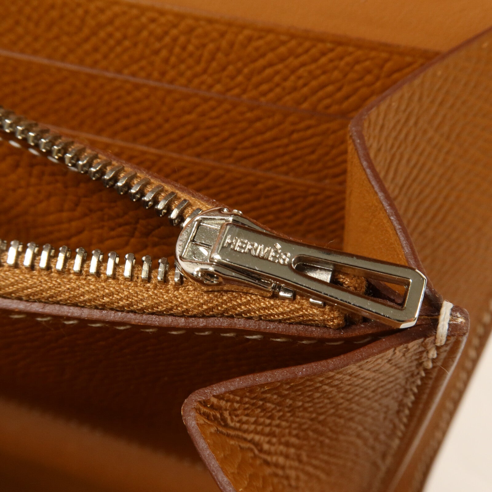 HERMES Epsom皮革Constance To Go肩背袋Gold