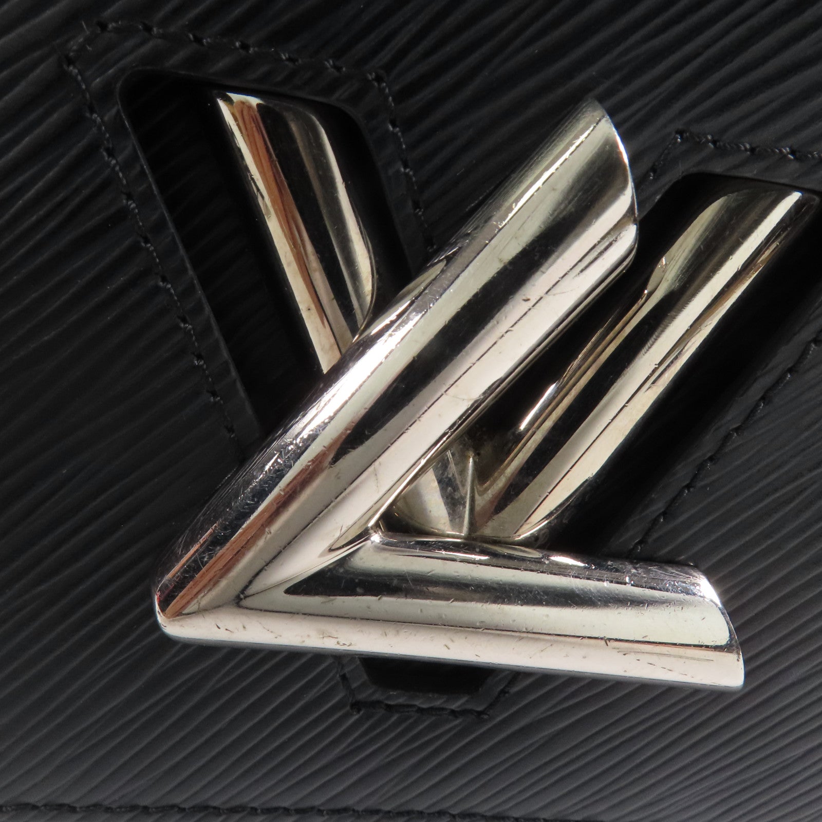 LOUIS VUITTON Epi Twist MM銀扣肩背袋