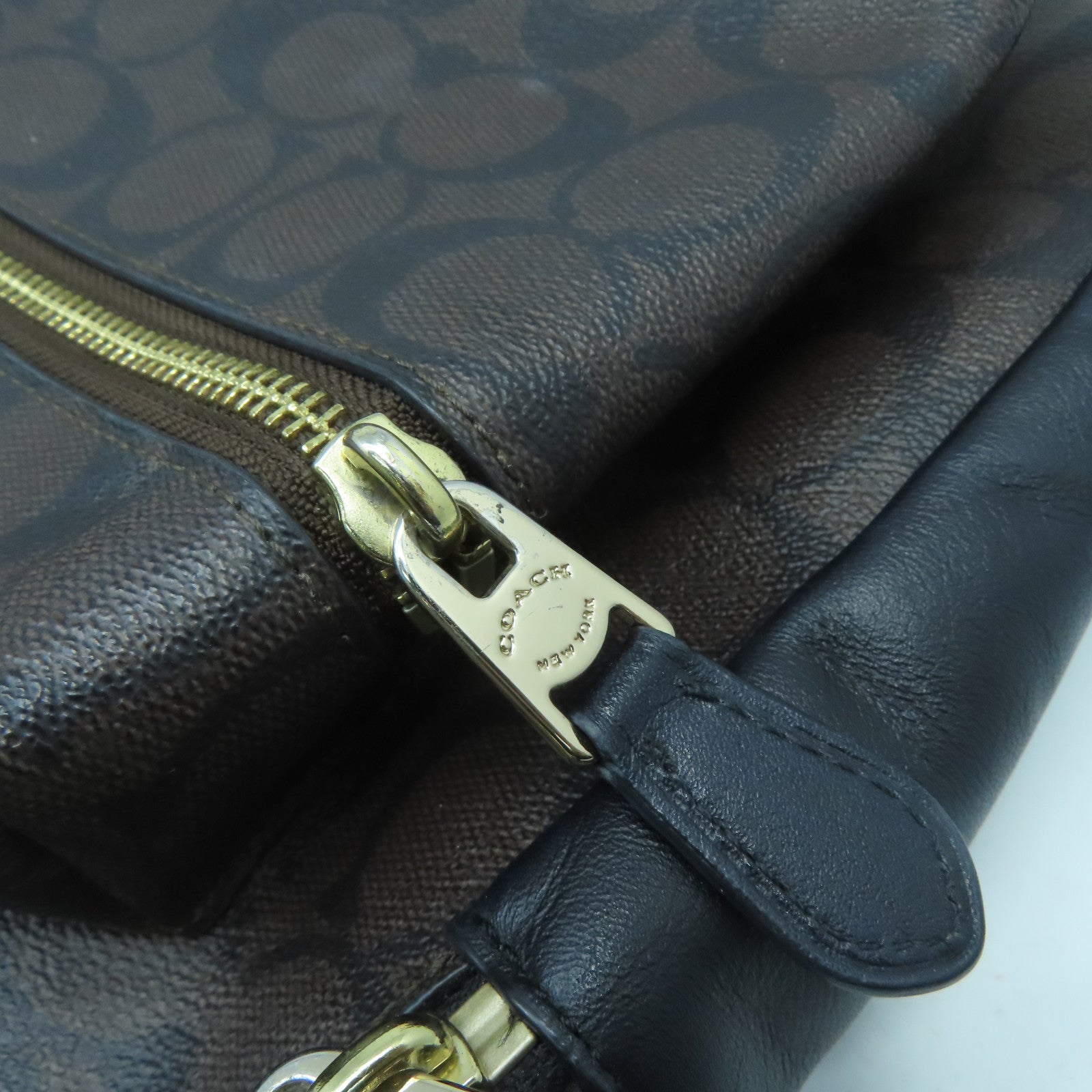 COACH 【激減優惠】塗層帆布BackPack金扣背包啡色/黑色