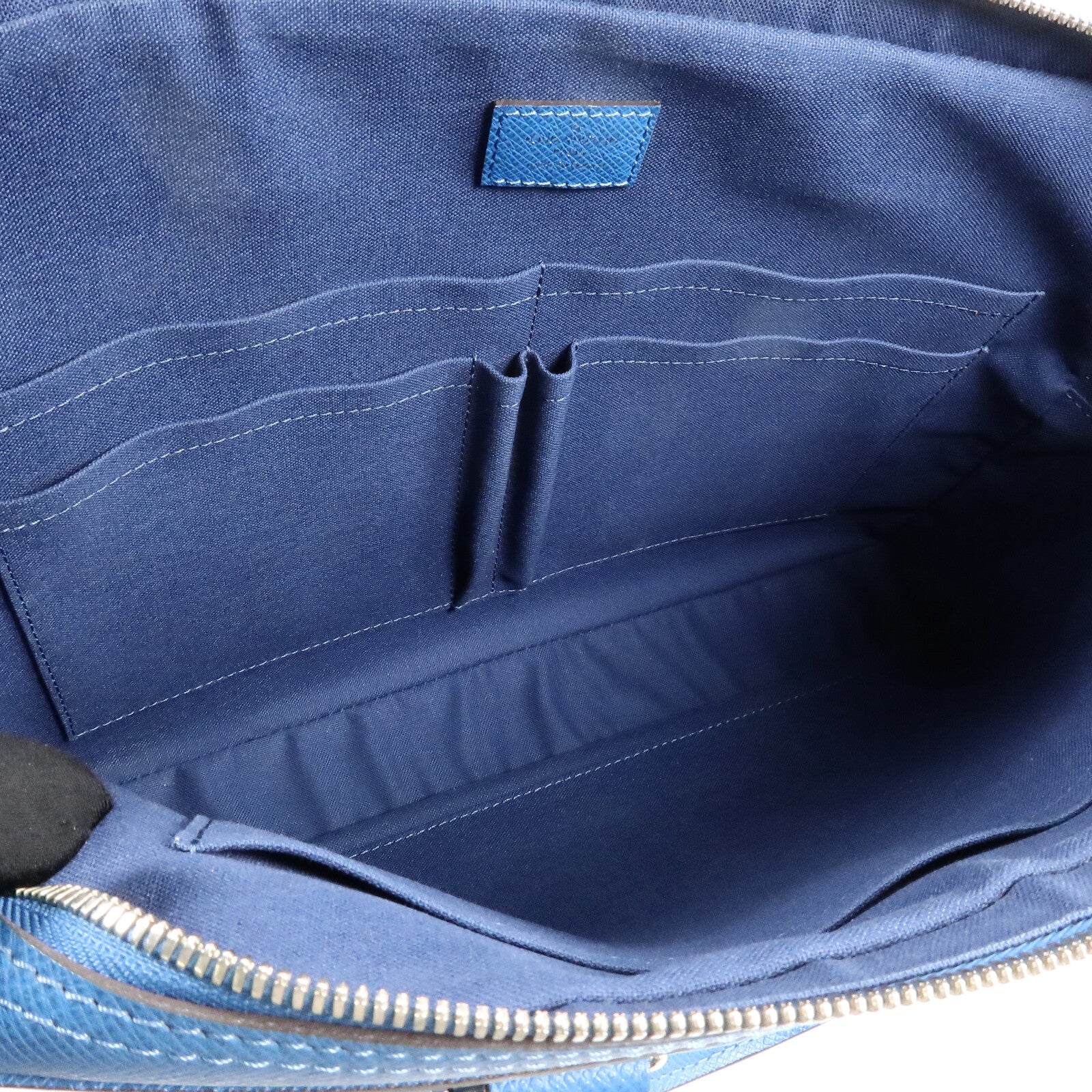LOUIS VUITTON Taiga Briefcase手挽肩背兩用袋