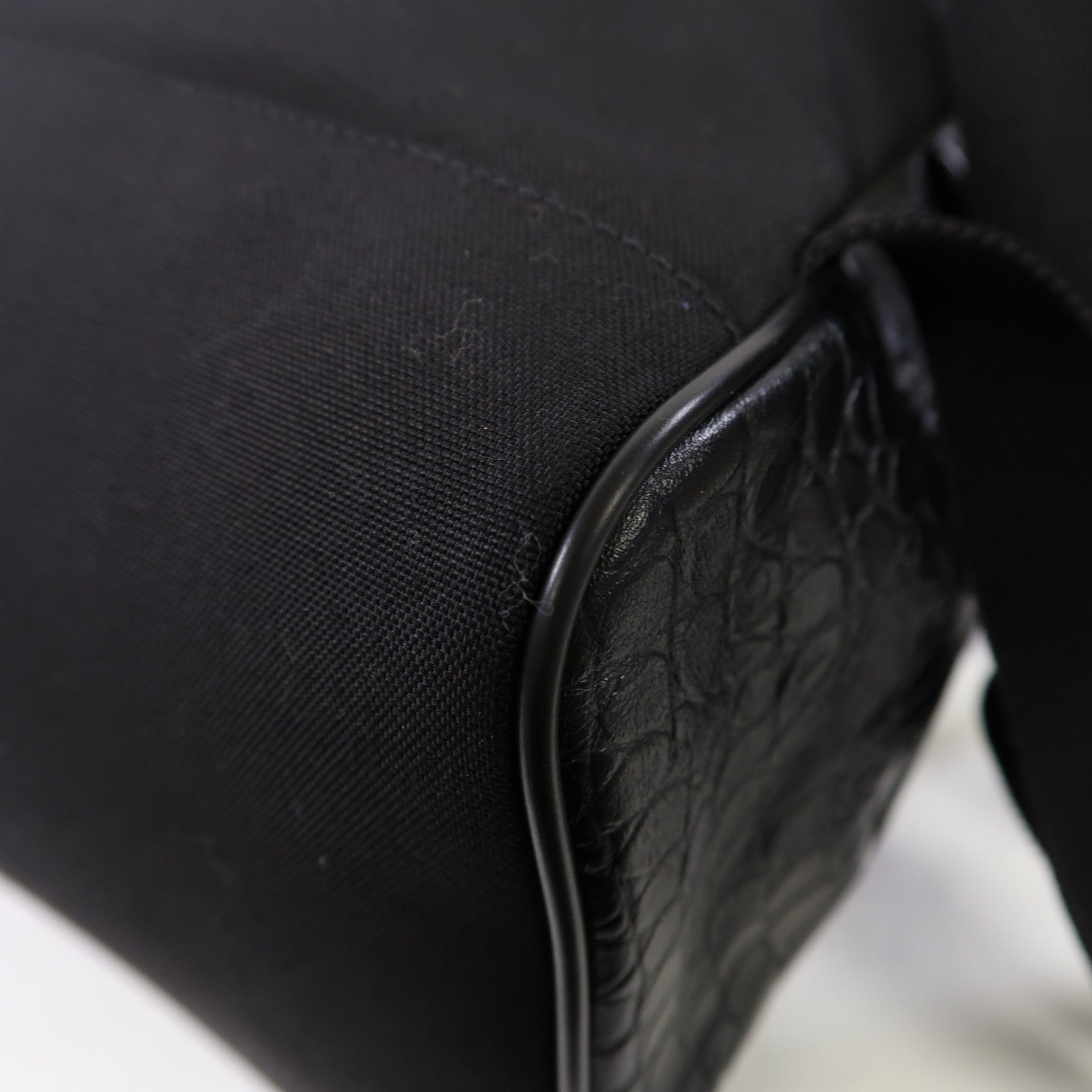 YVES SAINT LAURENT 牛皮皮革Backpack銀扣背包黑色