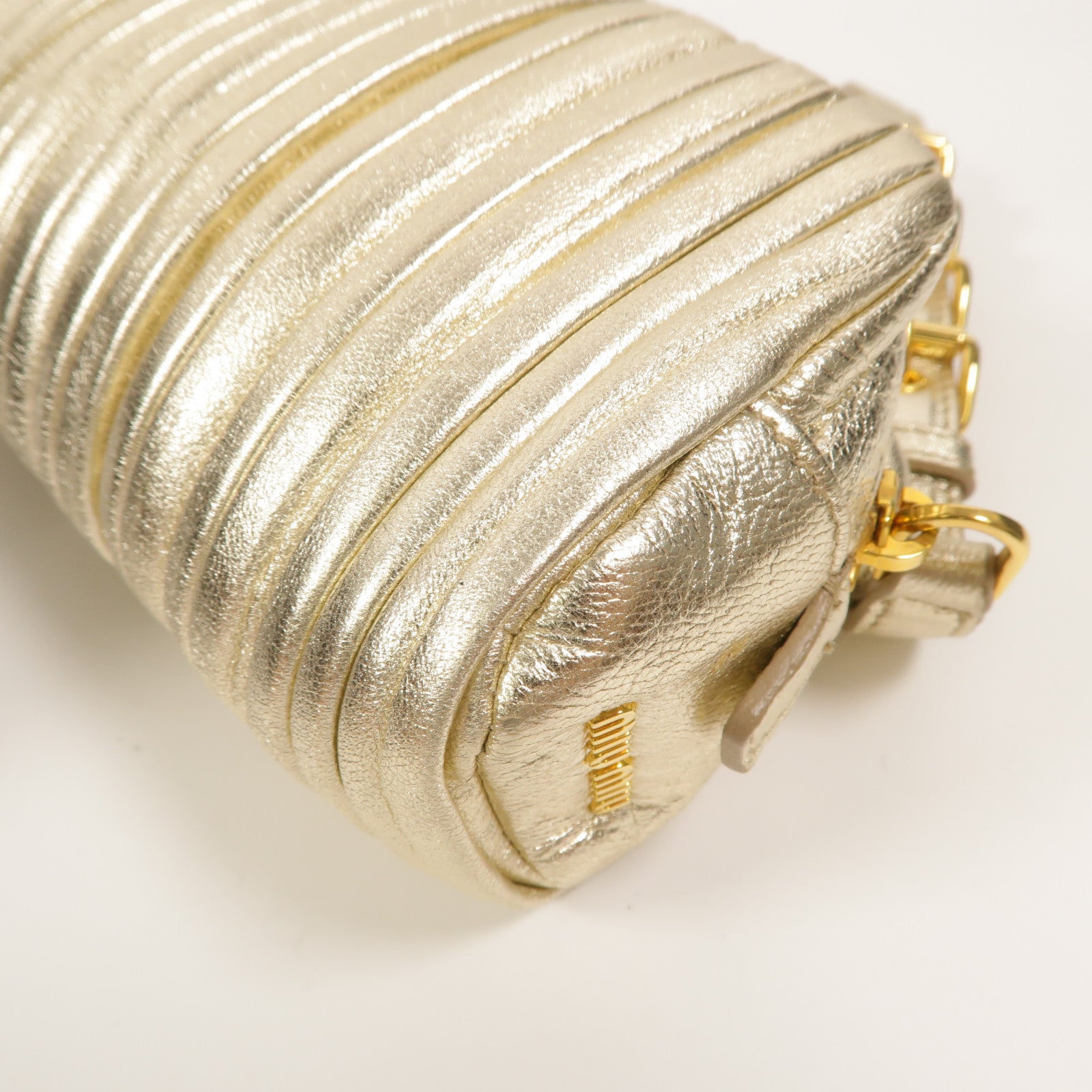 Miu Miu Pleated Leather皮革Metallic Nappa Plisse Long Clutch手拿包