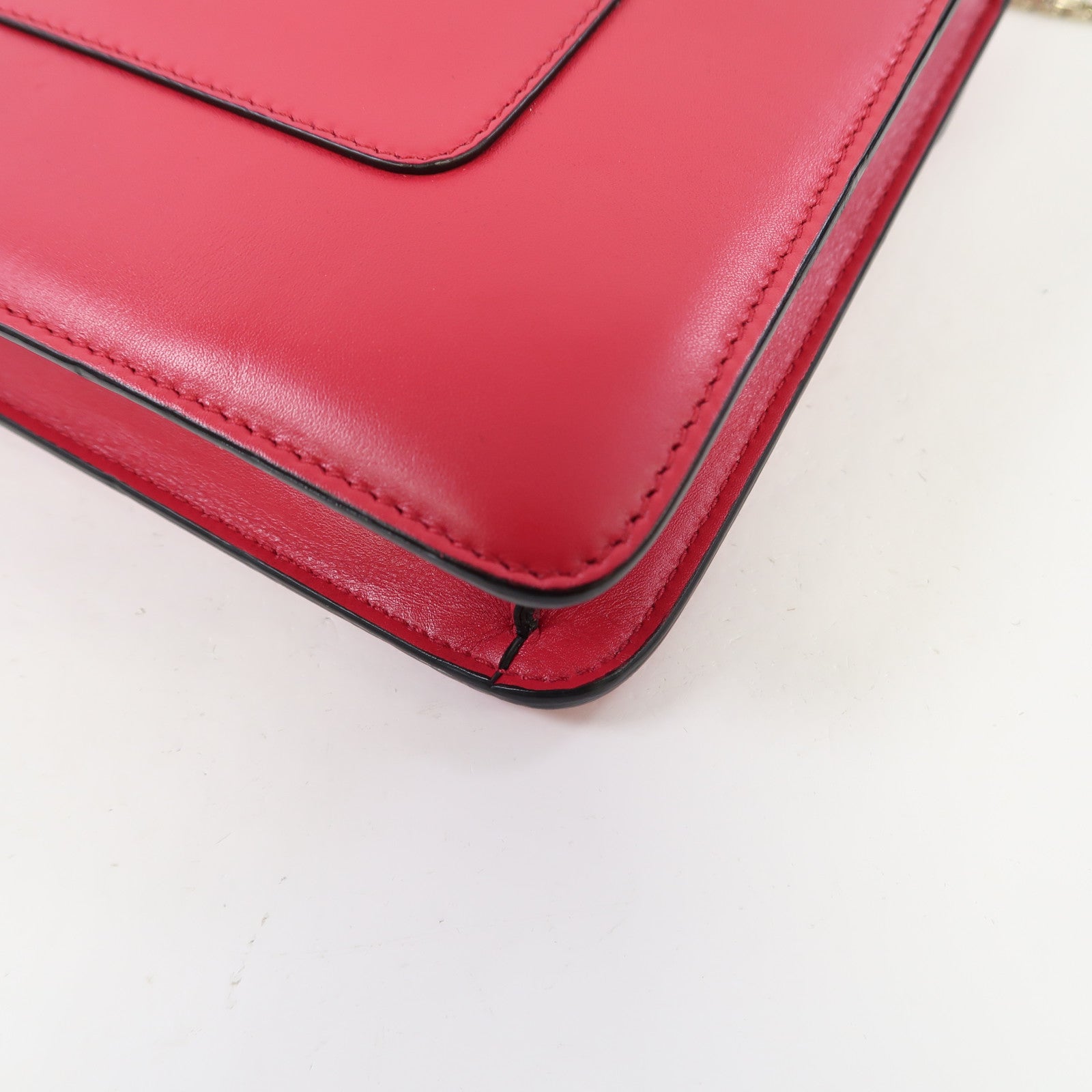 BVLGARI 牛皮皮革Serpenti Forever Bag Medium金扣鏈帶肩背袋粉紅色
