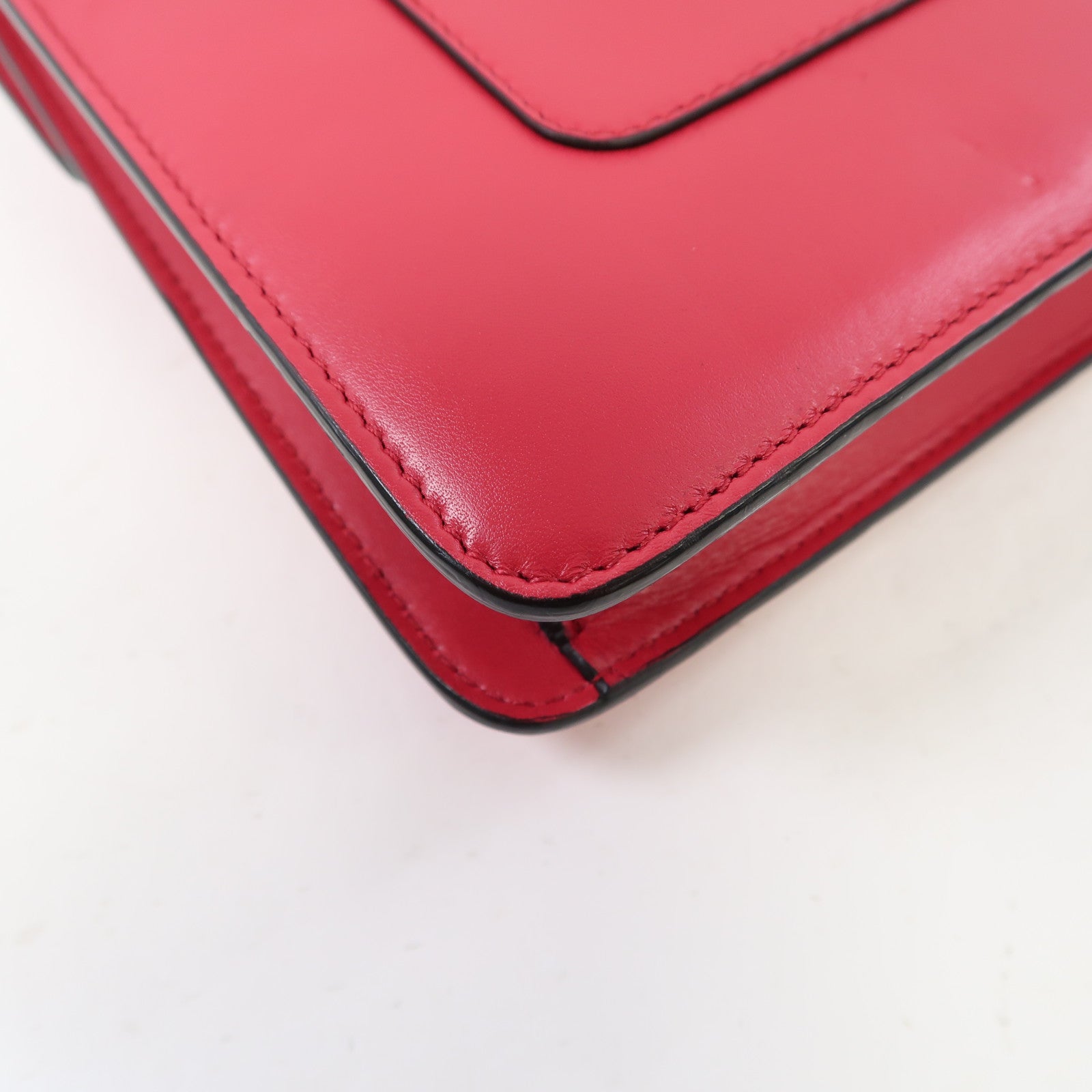 BVLGARI 牛皮皮革Serpenti Forever Bag Medium金扣鏈帶肩背袋粉紅色