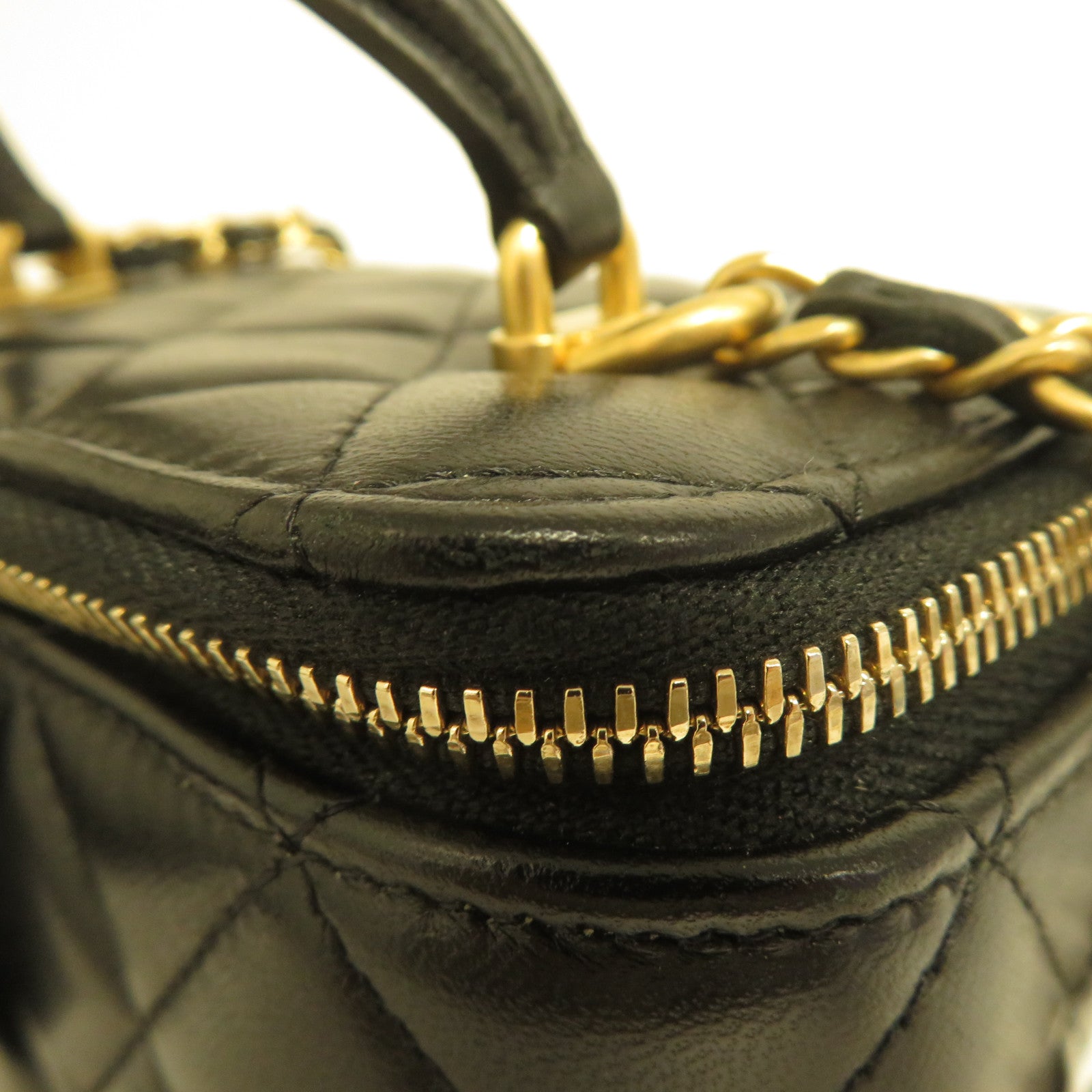 CHANEL 菱格羊皮皮革Chain Shoulder金扣鏈帶肩背袋黑色