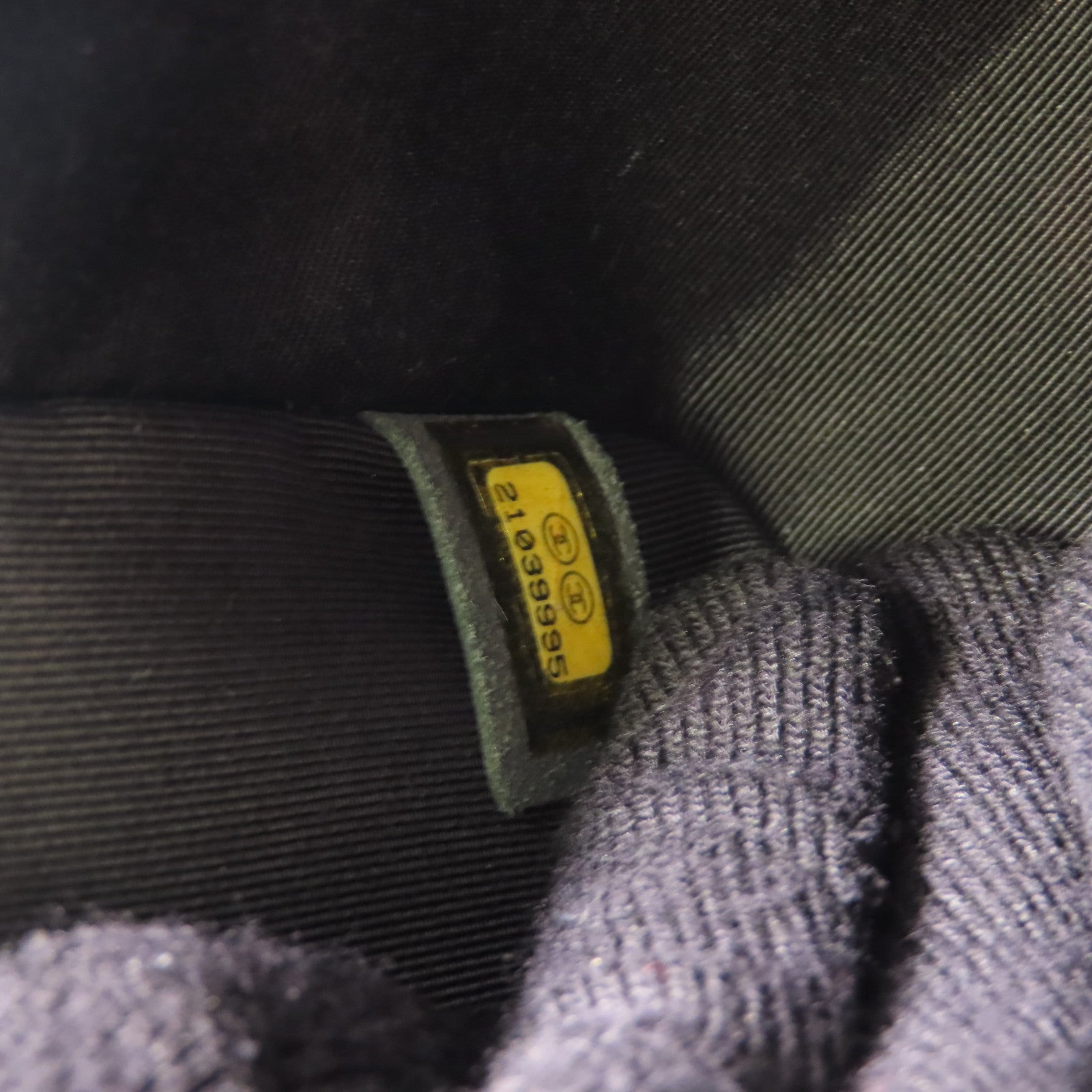 CHANEL 羊皮皮革Boy 25銀扣鏈帶肩背袋