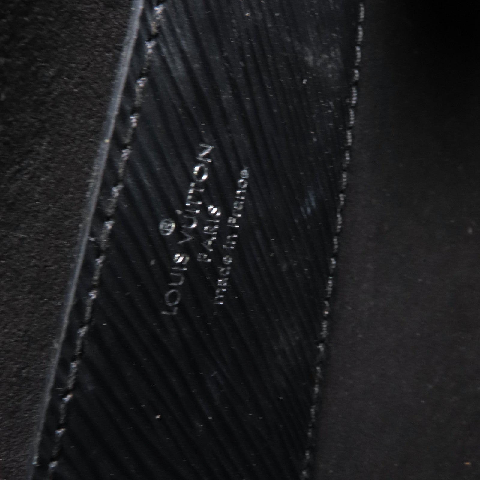LOUIS VUITTON 【激減優惠】Epi Twist MM銀扣肩背袋