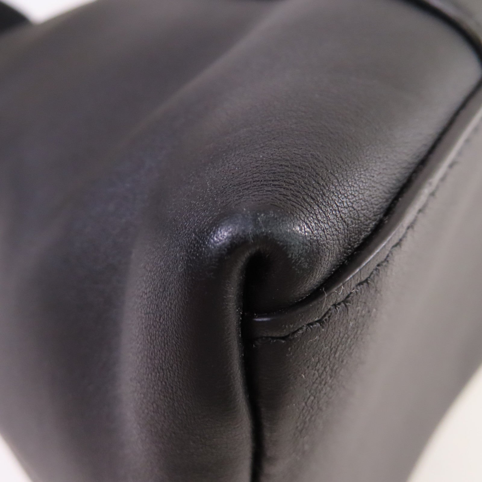 BALENCIAGA 牛皮皮革Downtown Medium Shoulder Bag肩背袋黑色