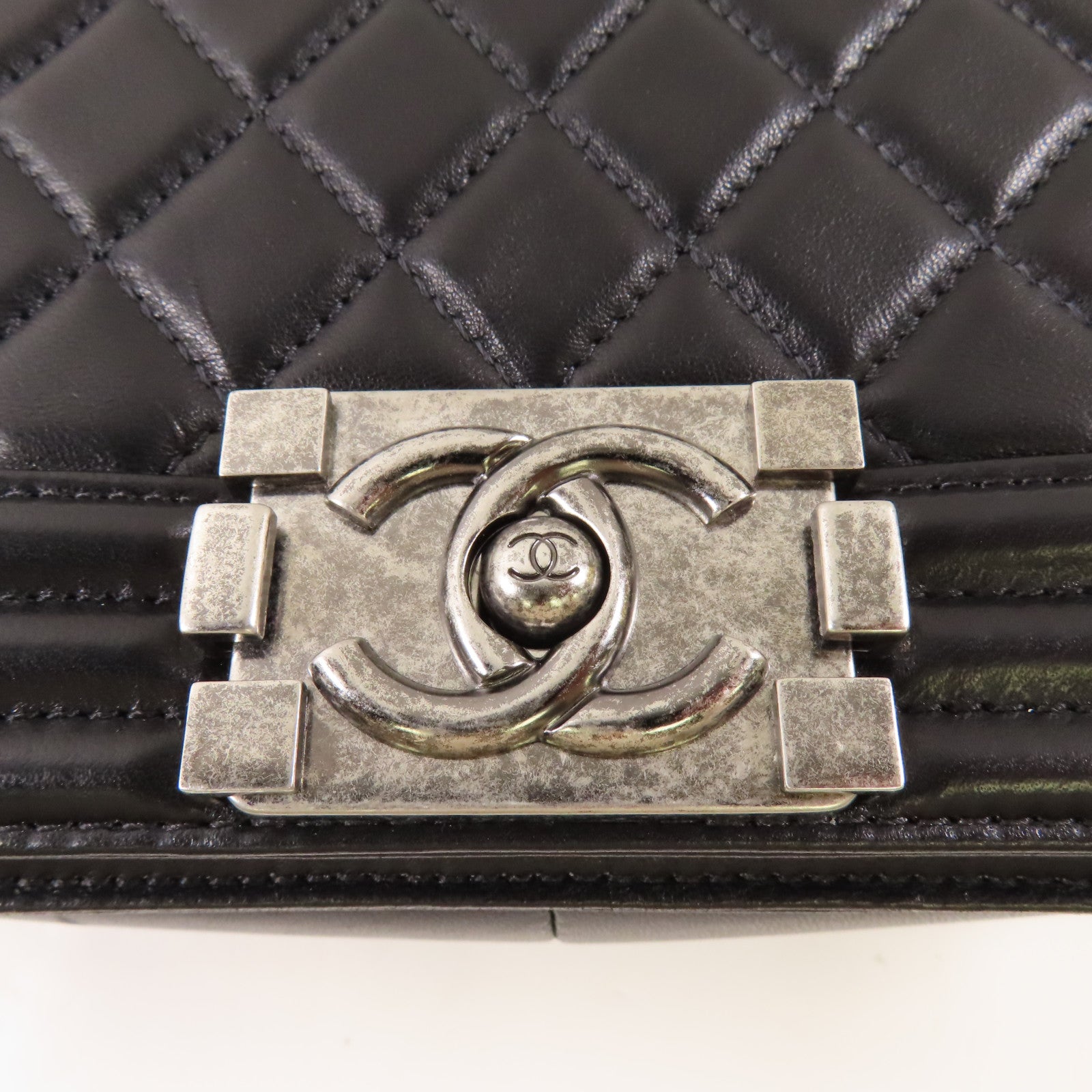 CHANEL 羊皮皮革Boy 25銀扣鏈帶肩背袋