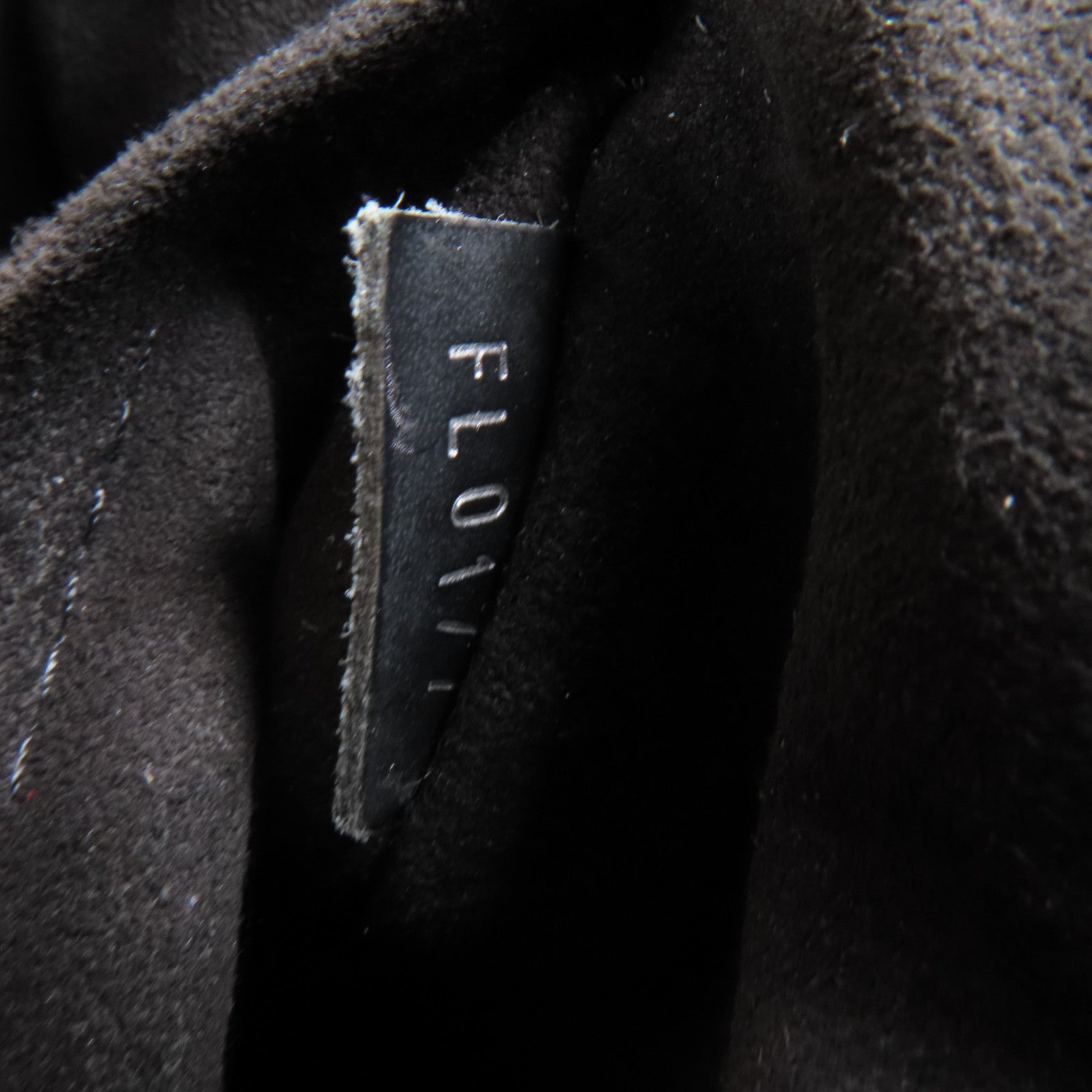 LOUIS VUITTON Epi Twist MM銀扣肩背袋