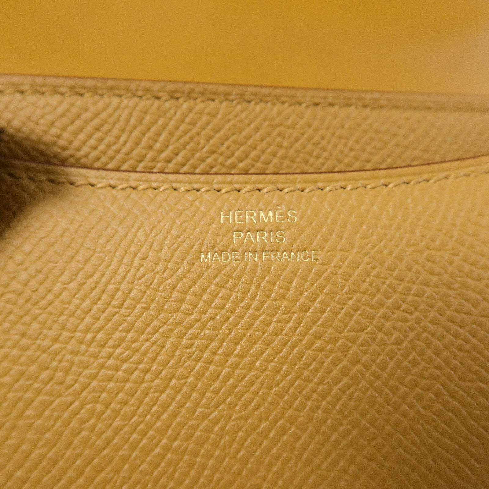 HERMES Epsom皮革Mini Constance肩背袋Sesame