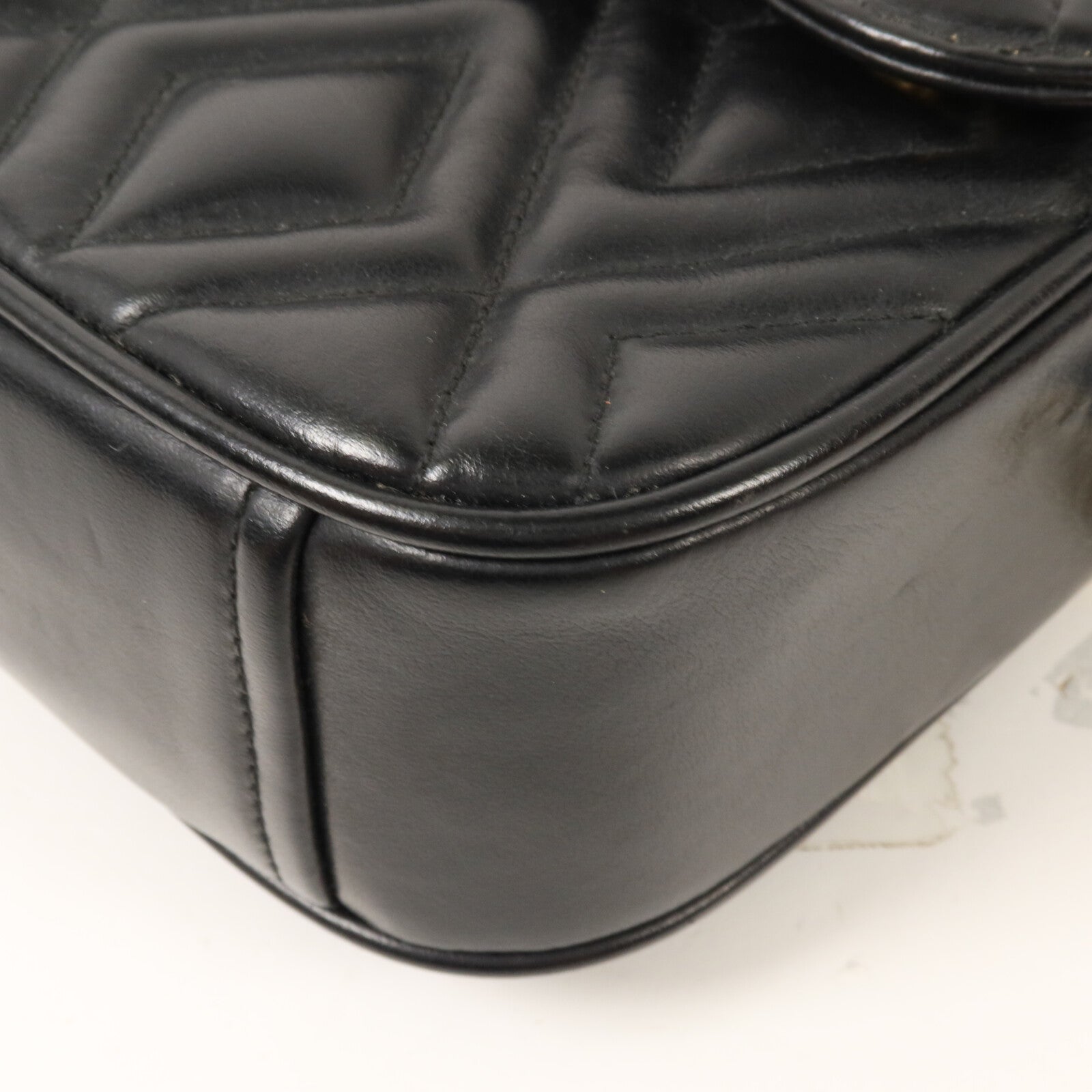 Miu Miu 牛皮皮革Shoulder Bag鏈帶肩背袋