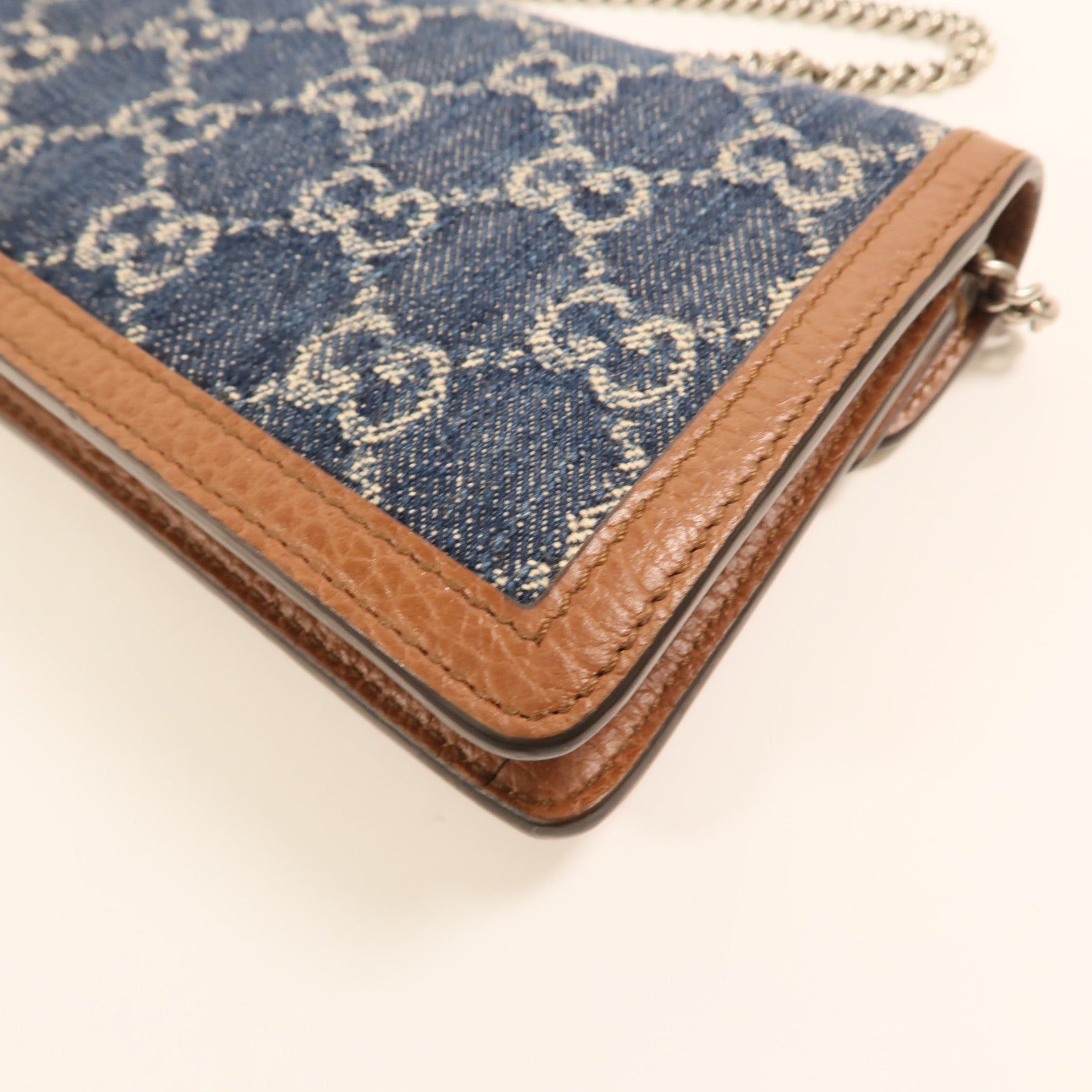 GUCCI 牛仔布Dionysus Wallet On Chain銀扣鏈帶肩背袋