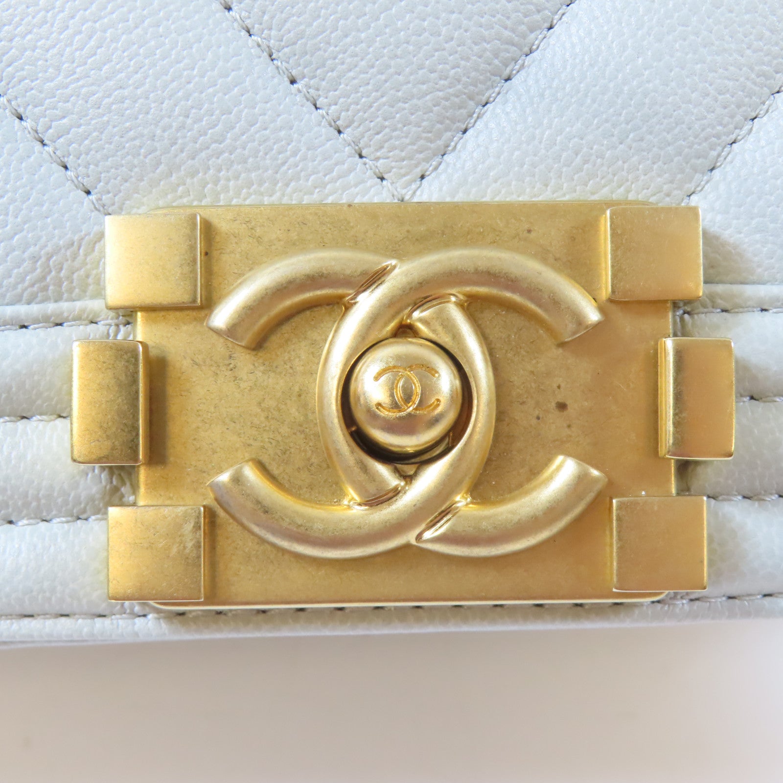 CHANEL 【激減優惠】斜紋Caviar皮革Boy金扣肩背袋灰色