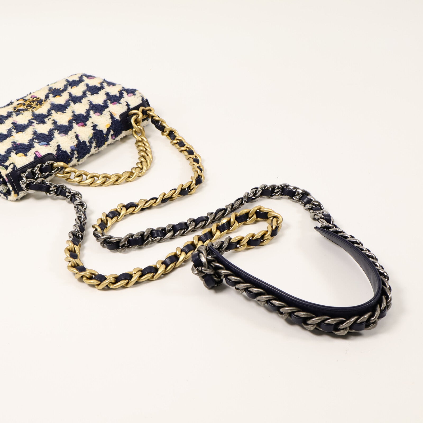 CHANEL Tweed C19 Wallet On Chain鏈帶手挽肩背兩用袋