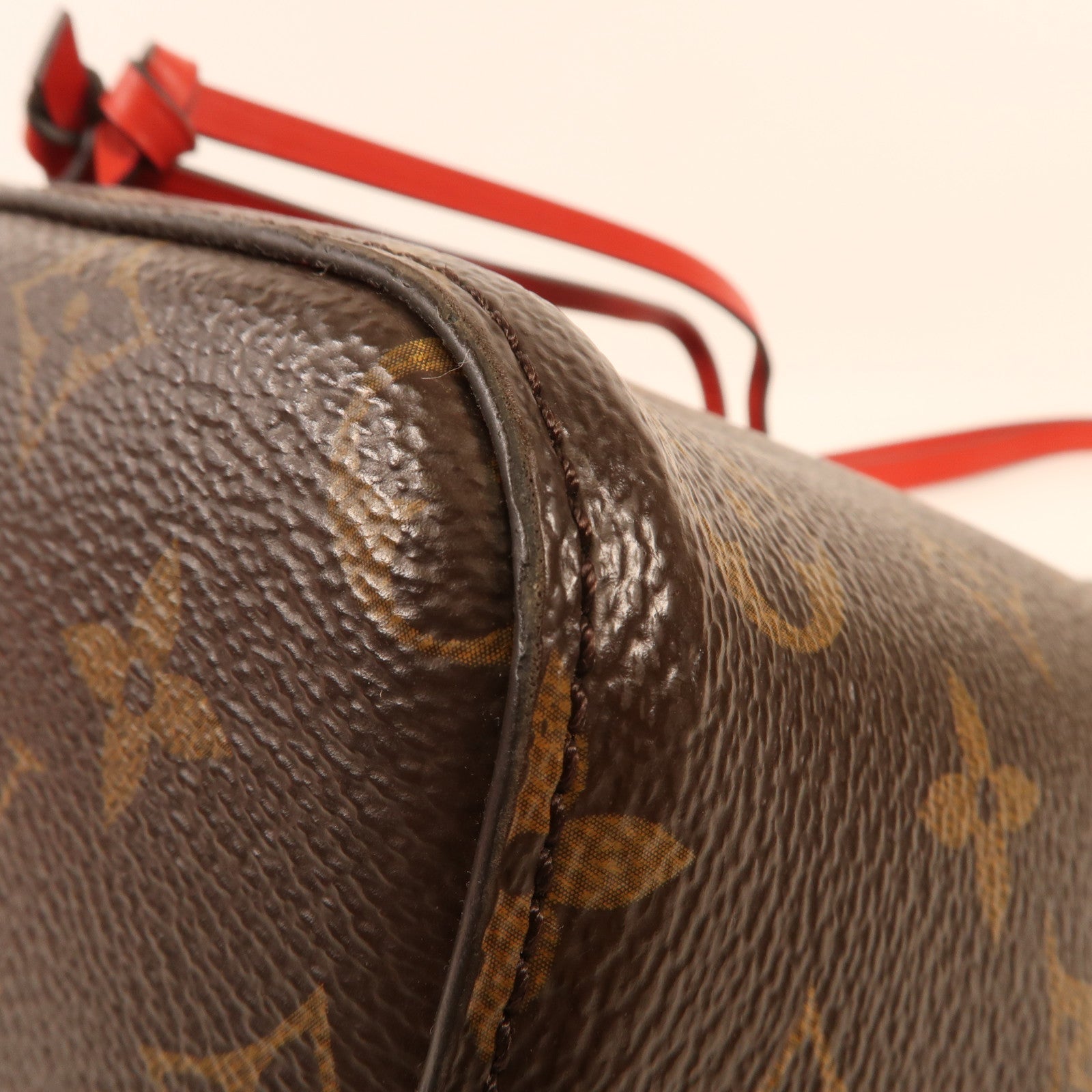 LOUIS VUITTON Monogram Neo Noe Bucket Bag金扣肩背袋Coquelicot