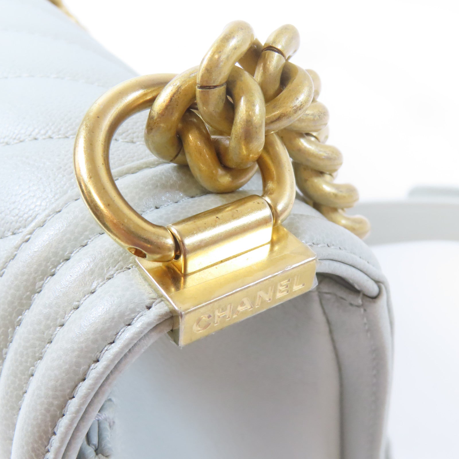 CHANEL 【激減優惠】斜紋Caviar皮革Boy金扣肩背袋灰色