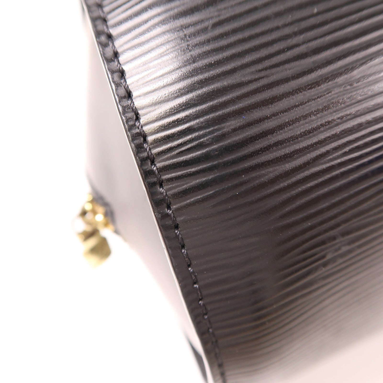 LOUIS VUITTON Epi Soufflot金扣肩背袋黑色