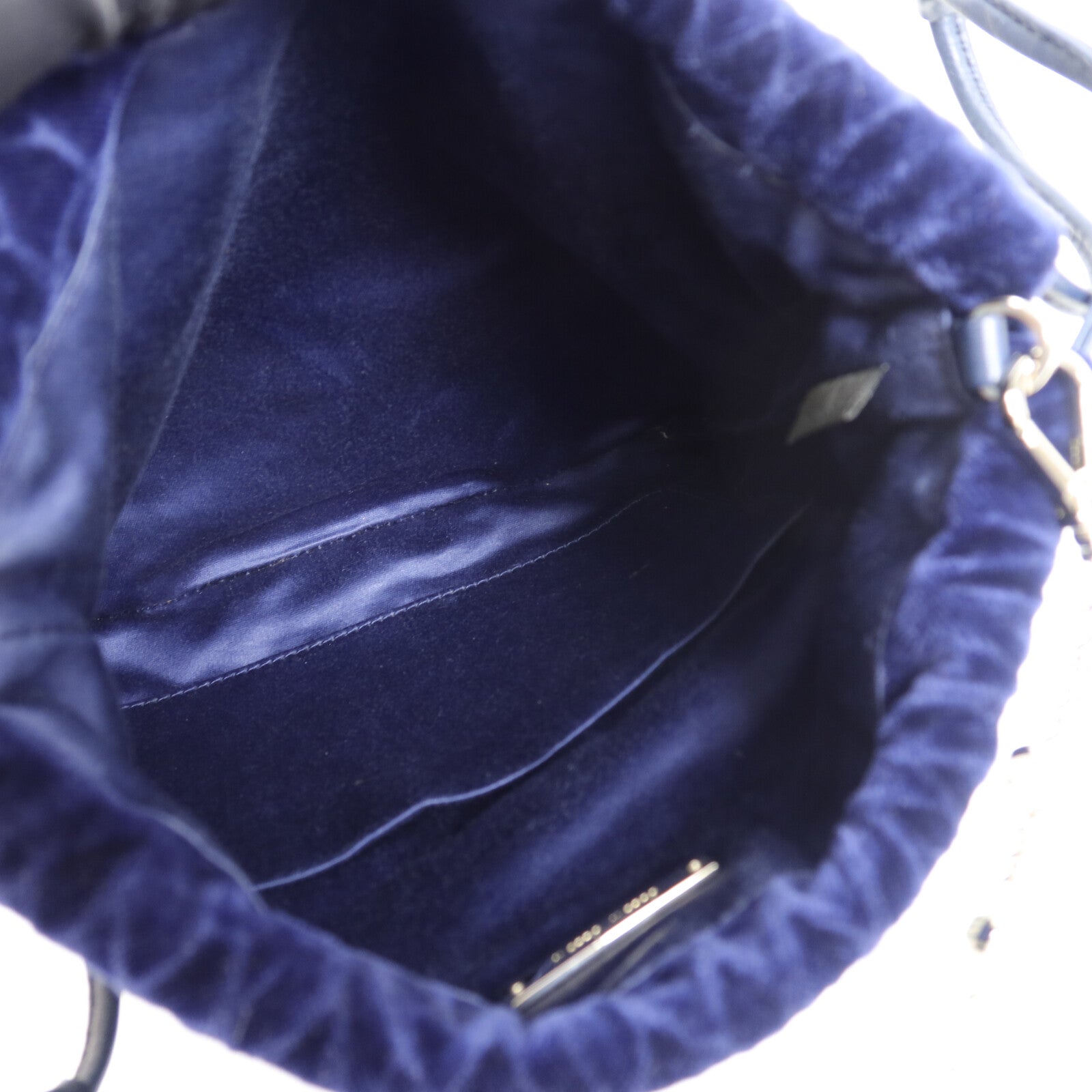 Miu Miu 天鵝絨Shoulder Bag鏈帶肩背袋
