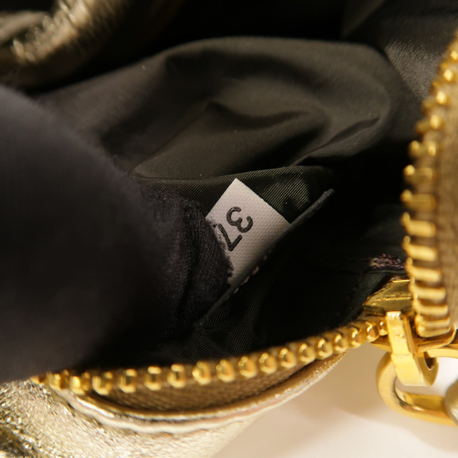 Miu Miu Pleated Leather皮革Metallic Nappa Plisse Long Clutch手拿包